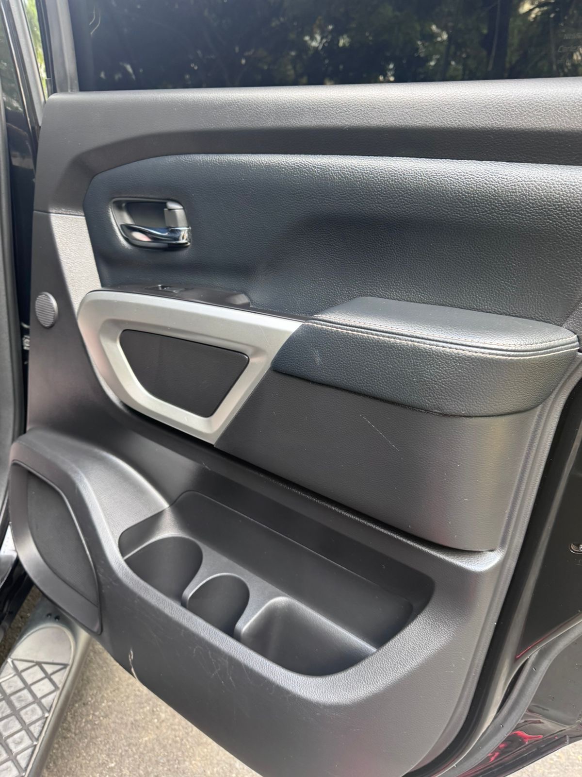 camiones y vehiculos pesados - Nissan Titán 2019  5