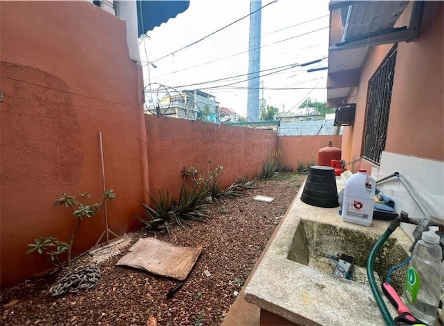 casas - Venta de casa en la autopista de san Isidro proyecto cerrado Santo Domingo este  6