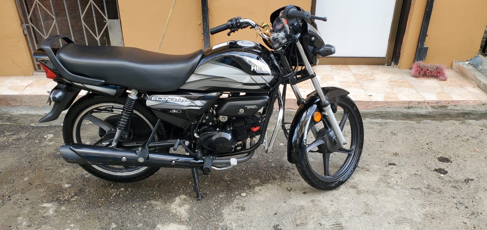 motores y pasolas - vendo motor hero 100 43 k negociables usado como nuevo si te interesa escribeme 3