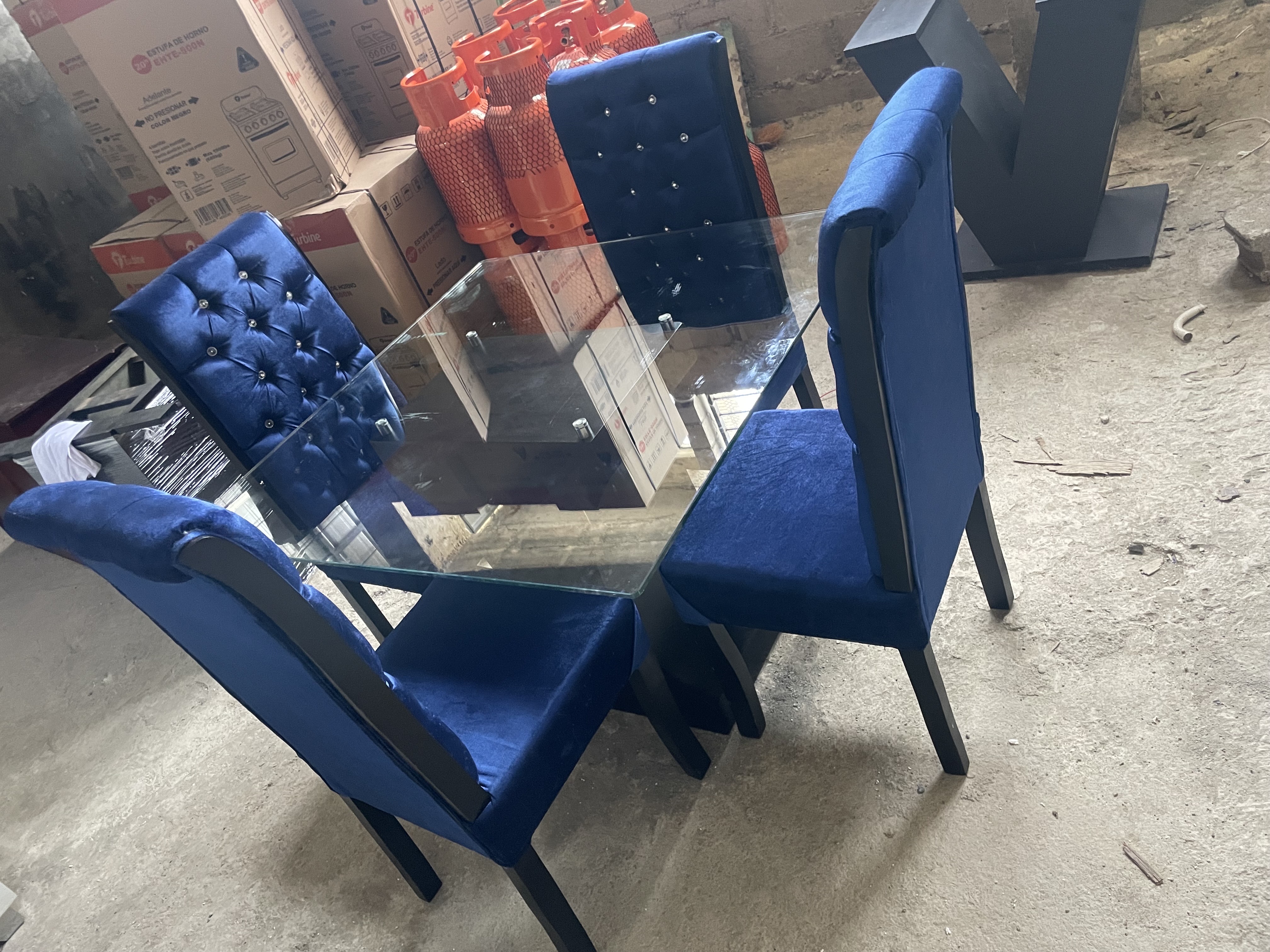 electrodomesticos - Liquidación juego de comedor 4 sillas está nuevo  6