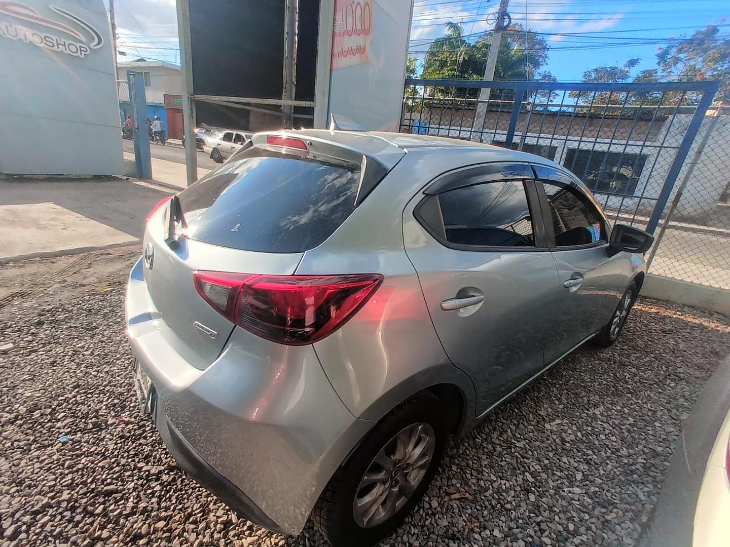 carros - Mazda Demio 2017-Diesel 0