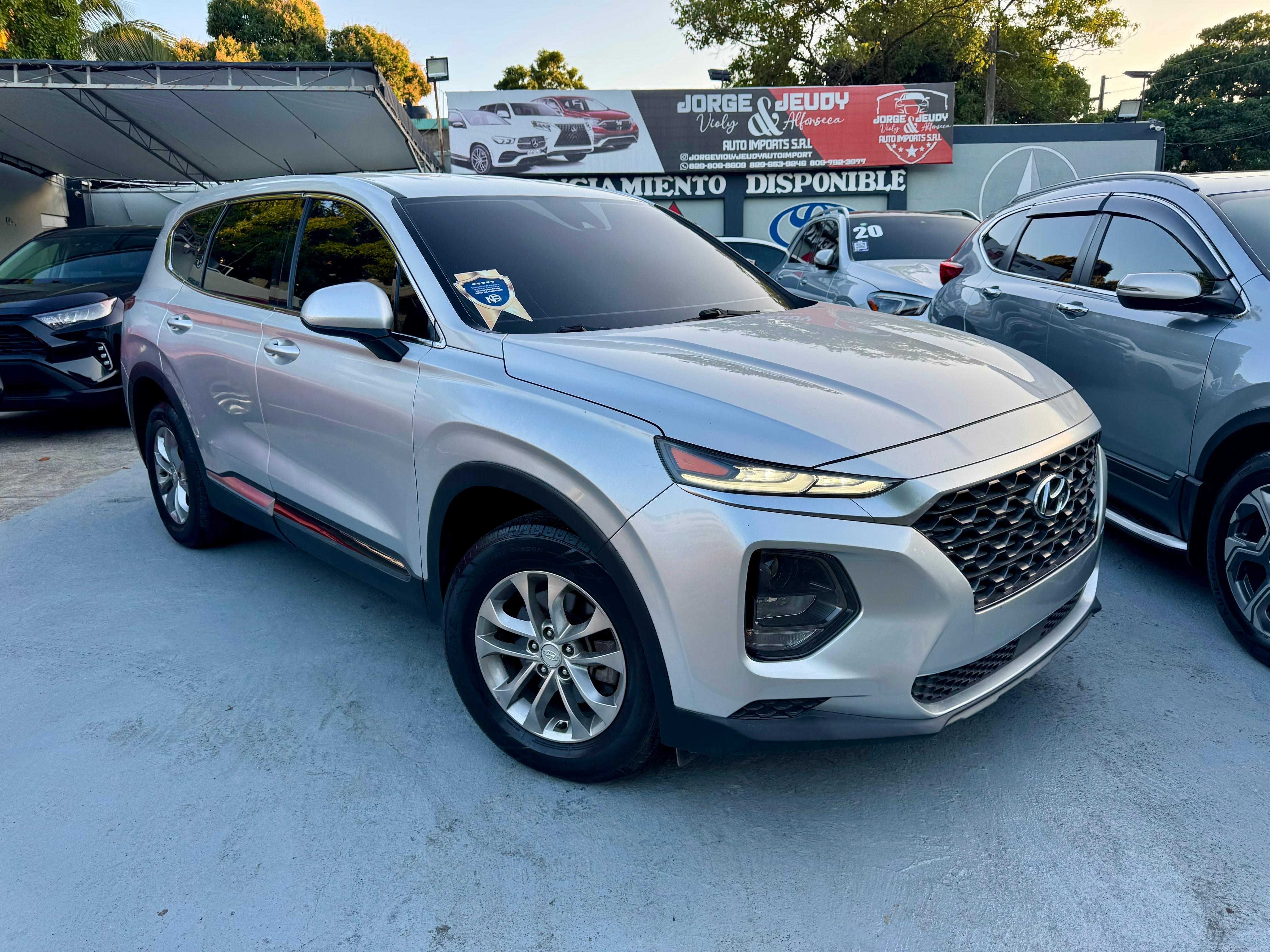 jeepetas y camionetas - Hyundai Santa Fe 2019 SE  0