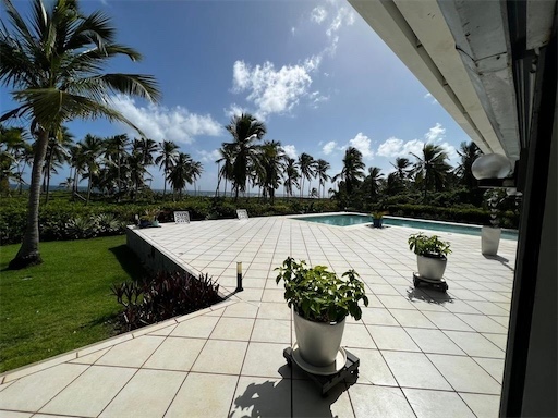 casas vacacionales y villas - Venta de Villa amueblada en Samana con 4,032mts frente al mar,piscina con jacuzz 7