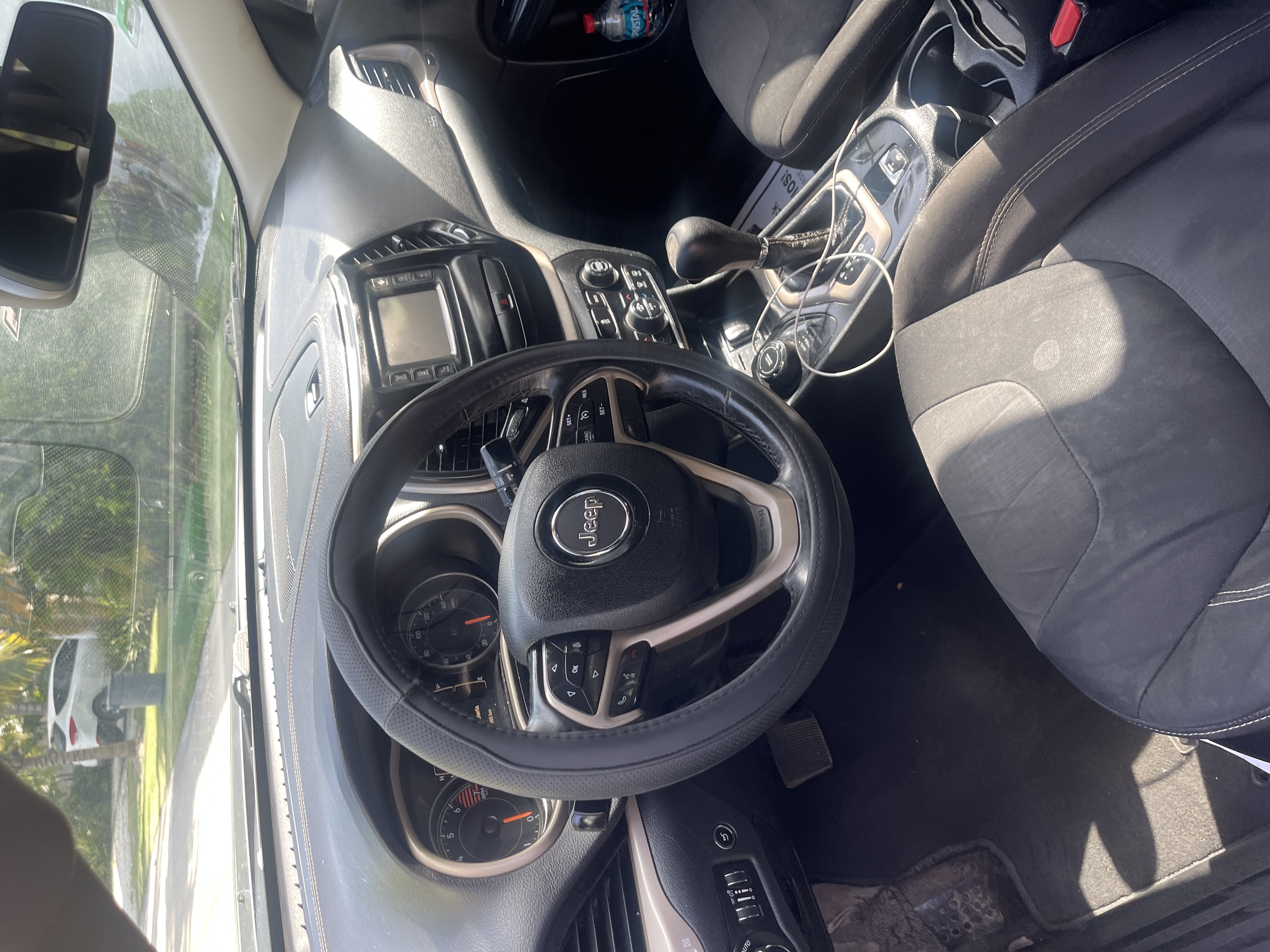 jeepetas y camionetas -  Jeep Cherokee Latitude 4x4 2016 - Gris 2