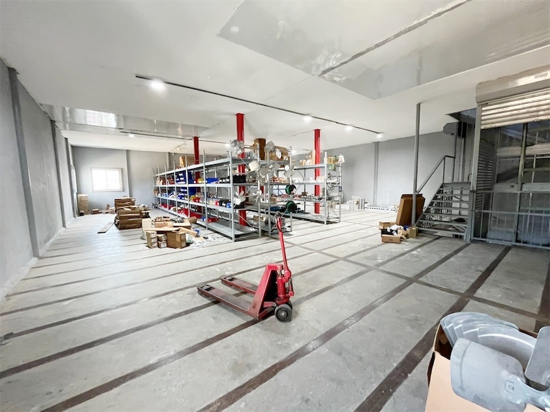 oficinas y locales comerciales - Local tres niveles 1