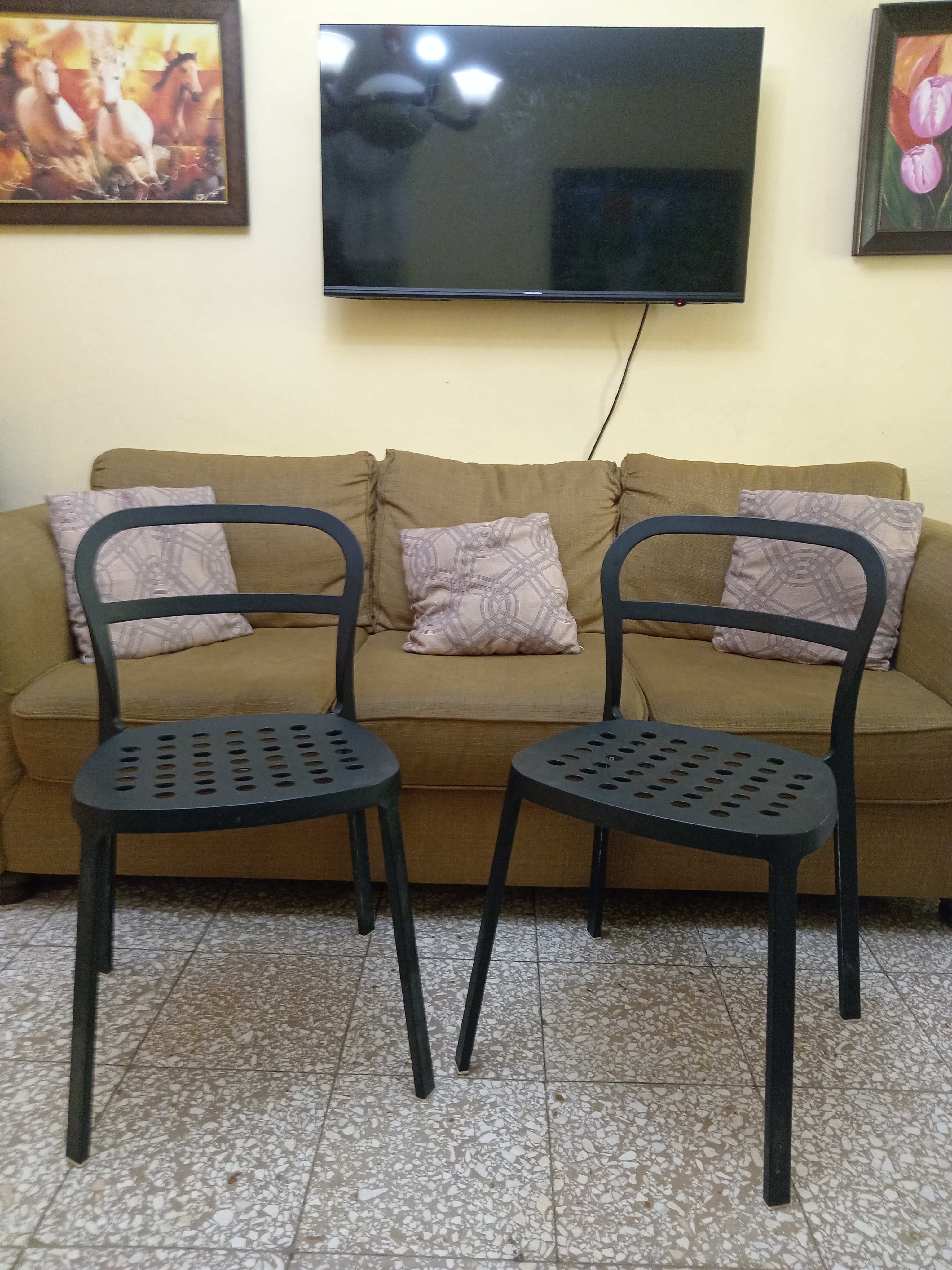 muebles y colchones - 2 silla de metal. Excelentes condiciones 0