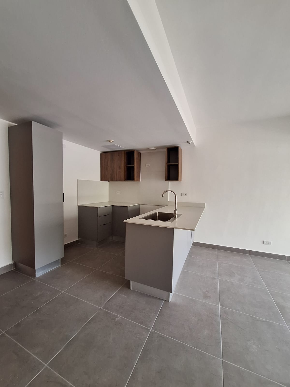 apartamentos - Rento apartamento nuevo con piscina en gazcue  8