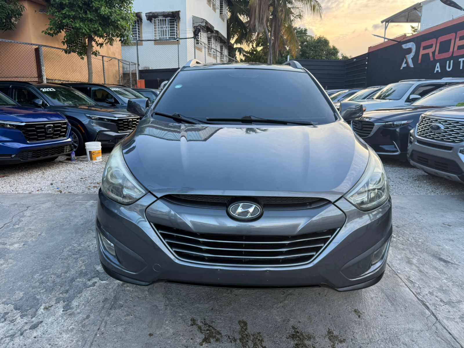 jeepetas y camionetas - HYUNDAI TUCSON SE 2015 GRIS 0