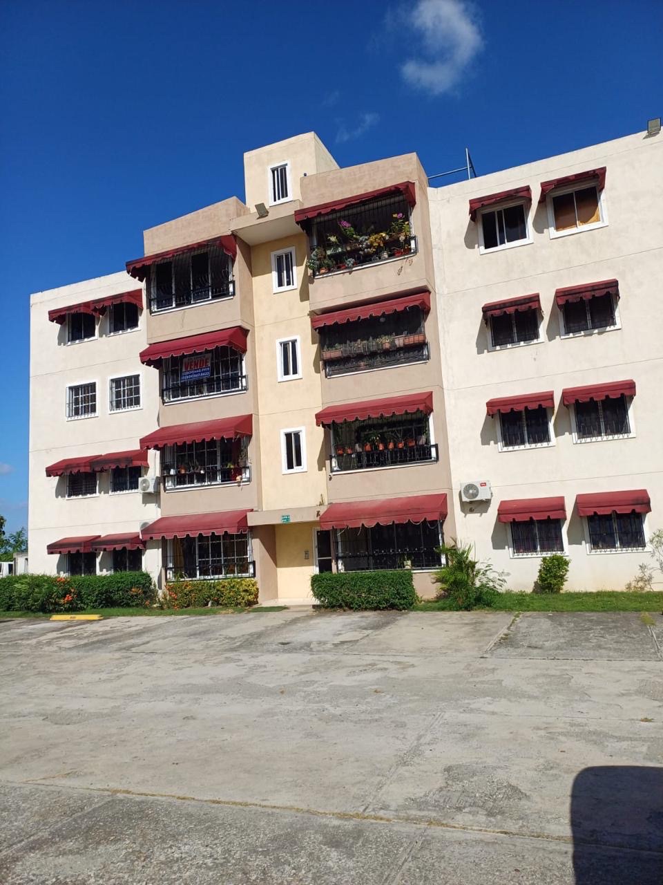 apartamentos - Vendo Apto. Res. Esther, prox. Av. Monumental,  llama al Sr Andrés  0