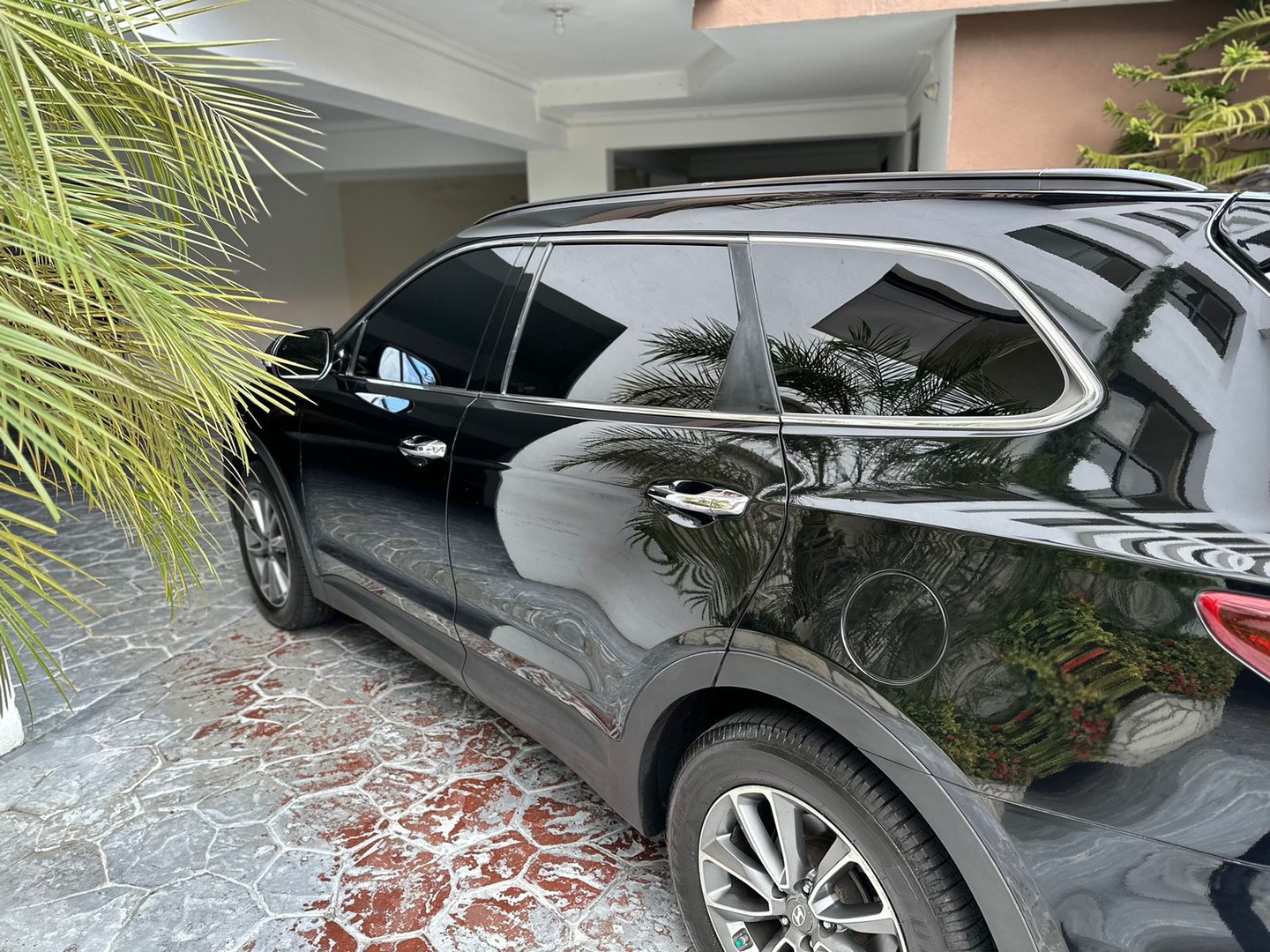jeepetas y camionetas - Hyundai Santa Fe Limited SE 2017. Excelentes condiciones 2