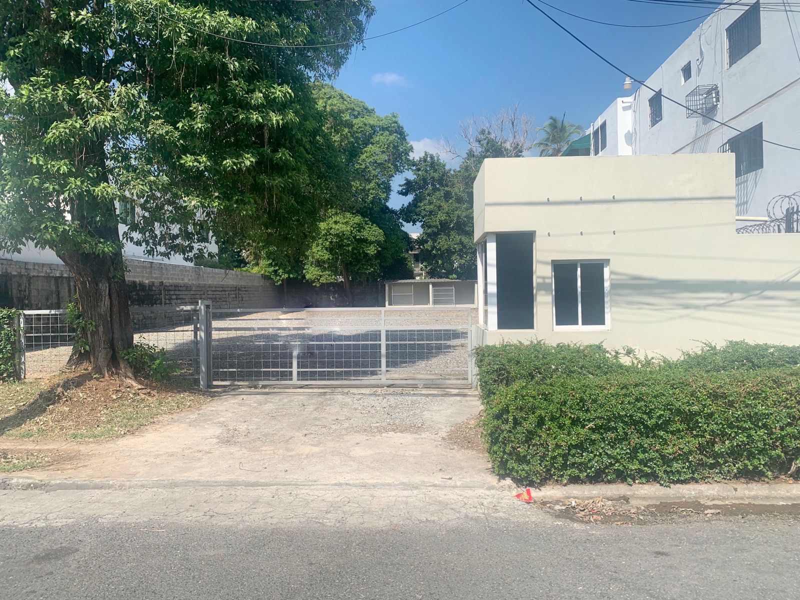 solares y terrenos - Solar comercial en alquiler  1