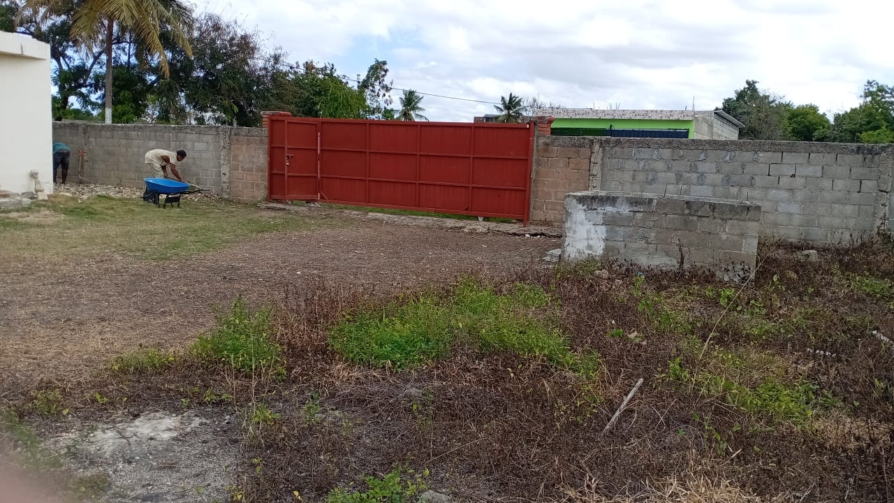 solares y terrenos -  Tu solar de 1000 mts2 y  dos casas casi terminadas