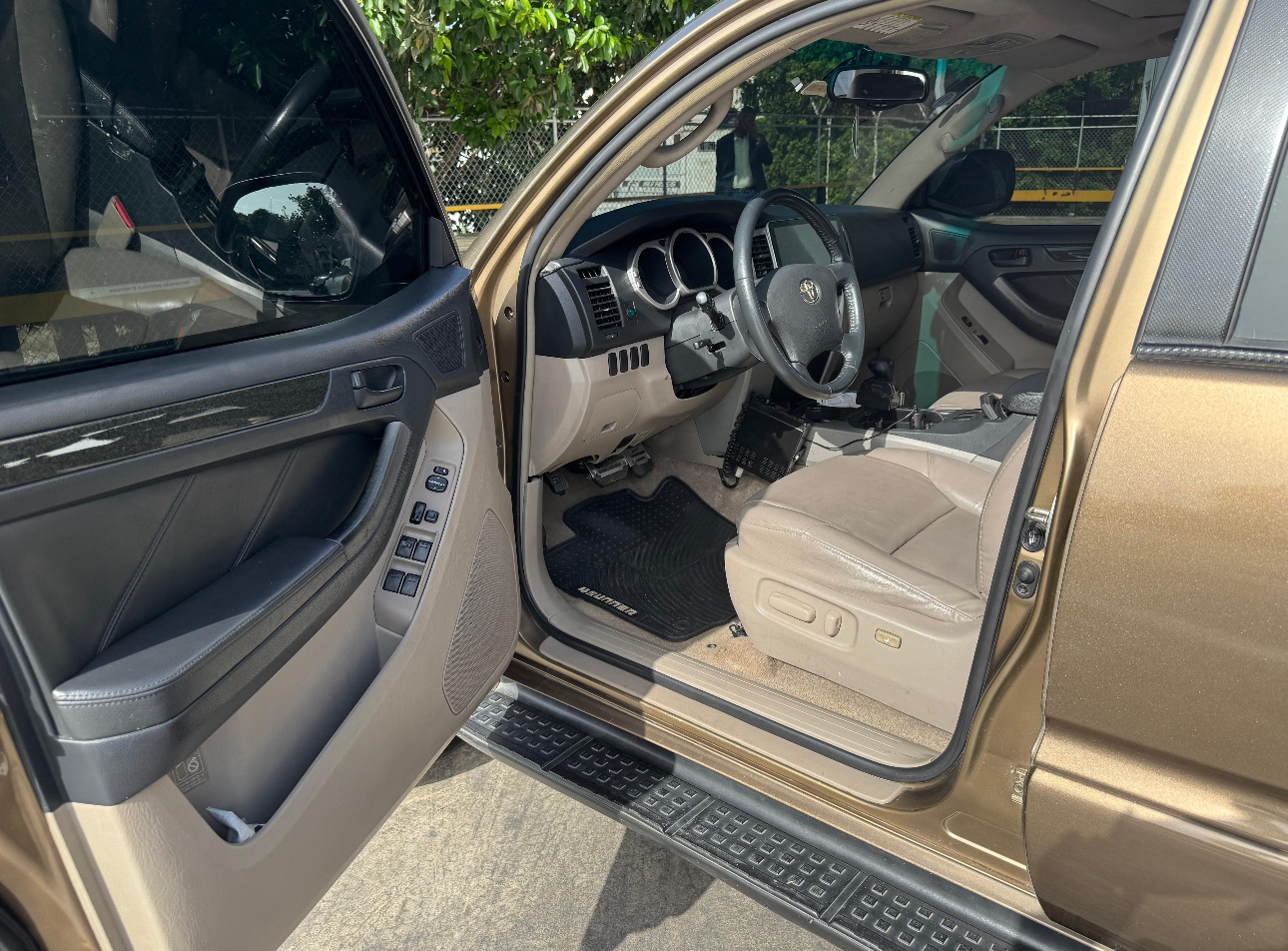 jeepetas y camionetas - Vendo Toyota 4runner 2006, excelente condiciones  7