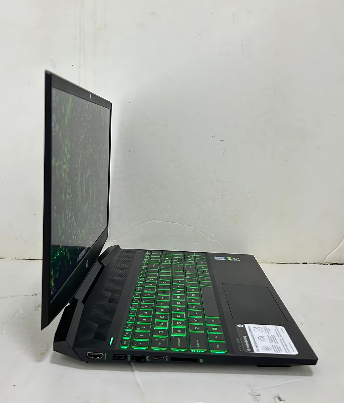 computadoras y laptops - HP Pavilion Gaming, 32GB RAM, i5 9300H, 512GB SSD  6