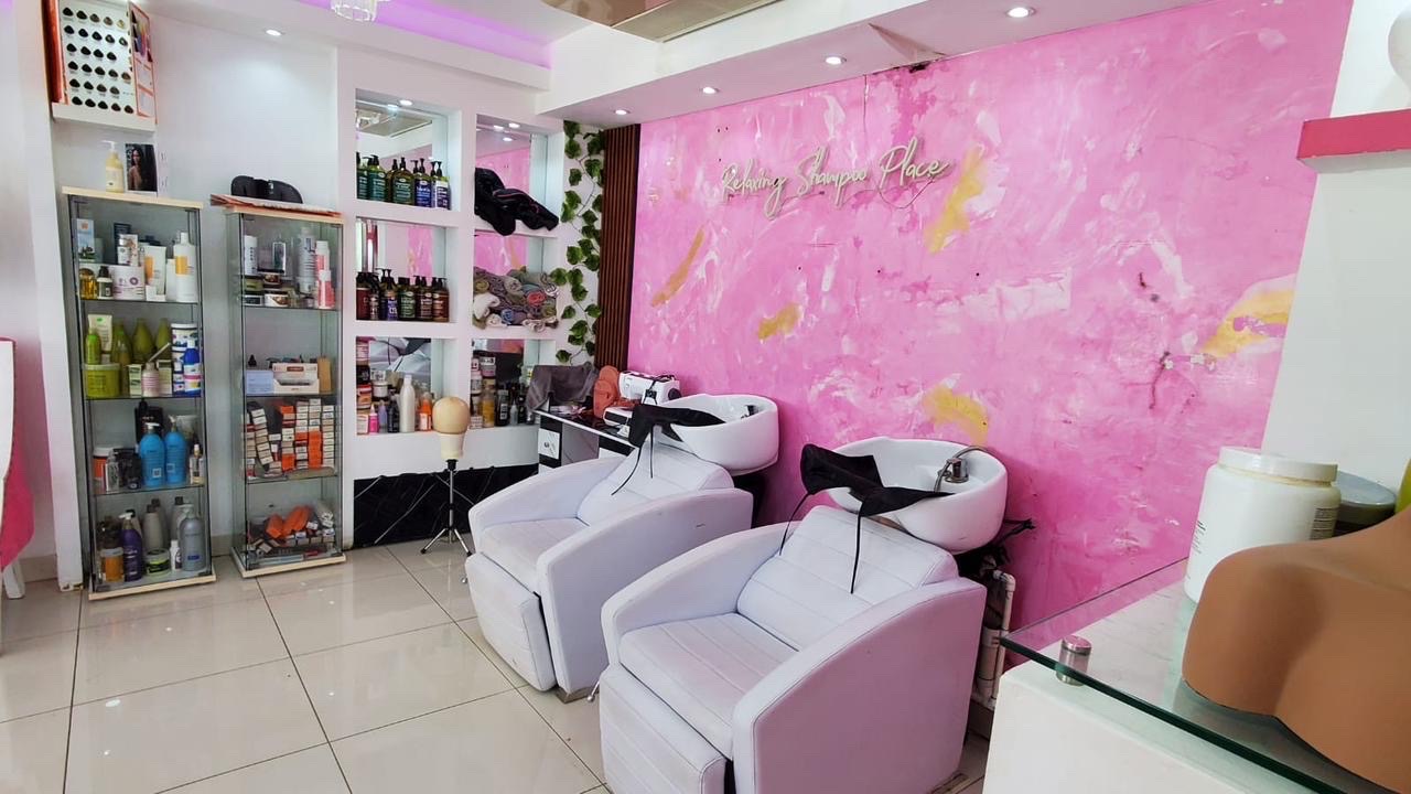 oficinas y locales comerciales - SE VENDE SALÓN COMPLETO 1