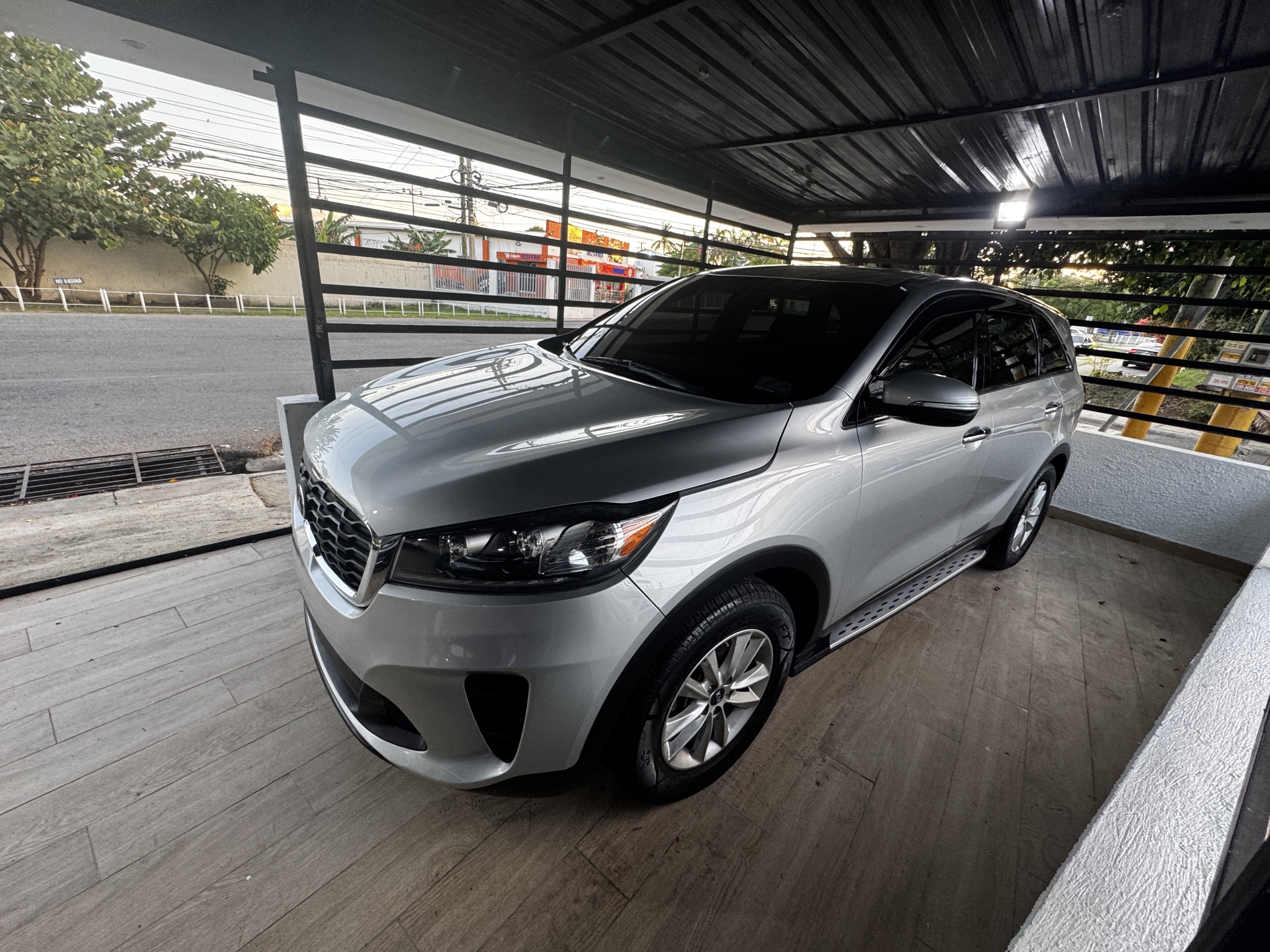 jeepetas y camionetas - Kia Sorento 2019 LX 0