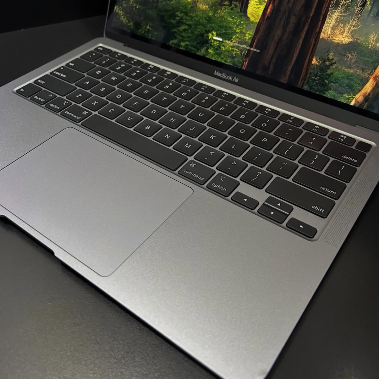 computadoras y laptops - MACBOOK AIR 13" i3 2020 128GB 8GB RAM  3