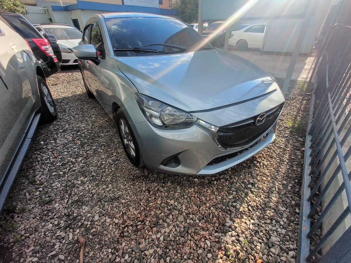 carros - Mazda Demio 2017-Diesel 1