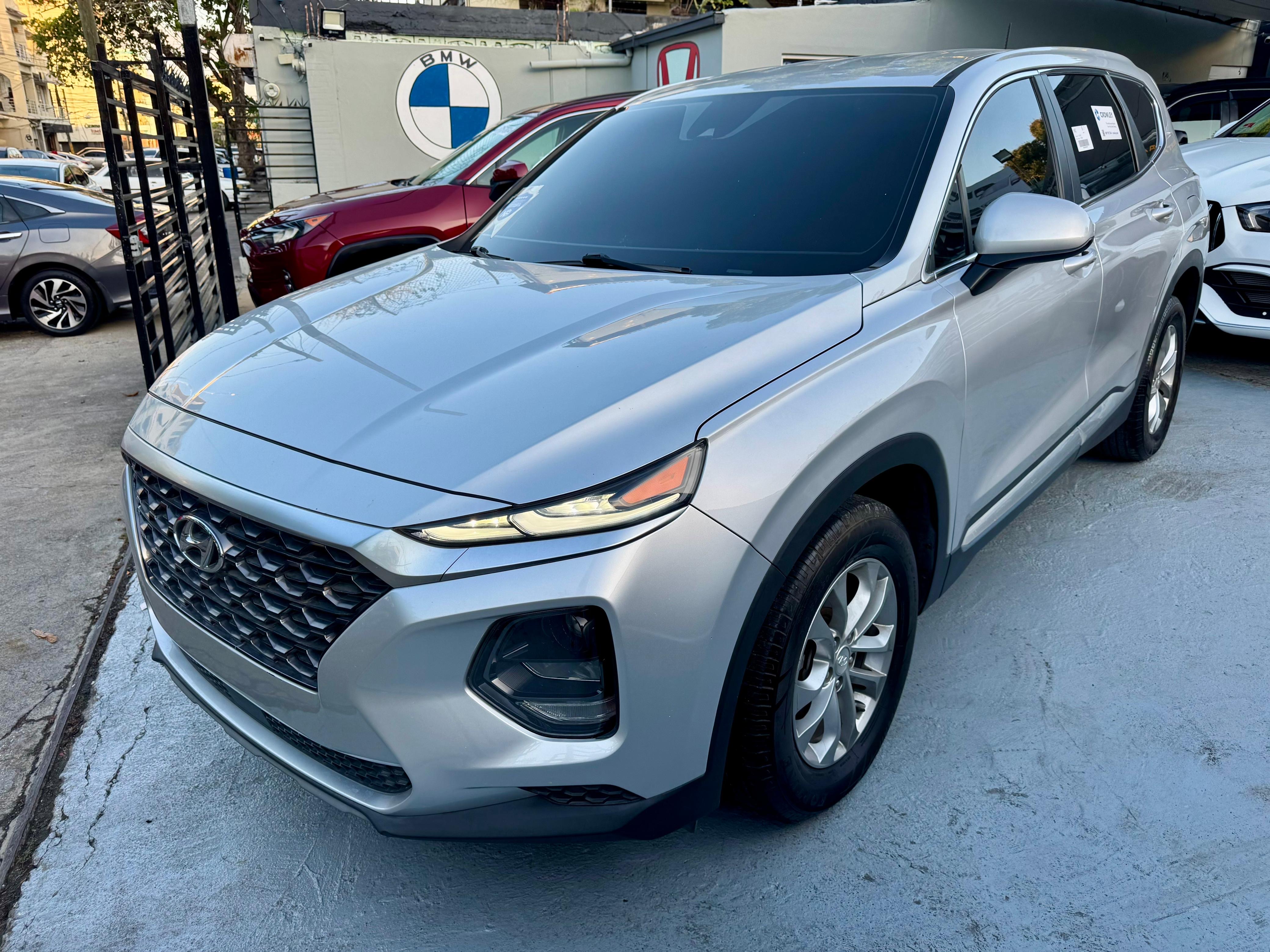 jeepetas y camionetas - Hyundai Santa Fe 2019 SE  1