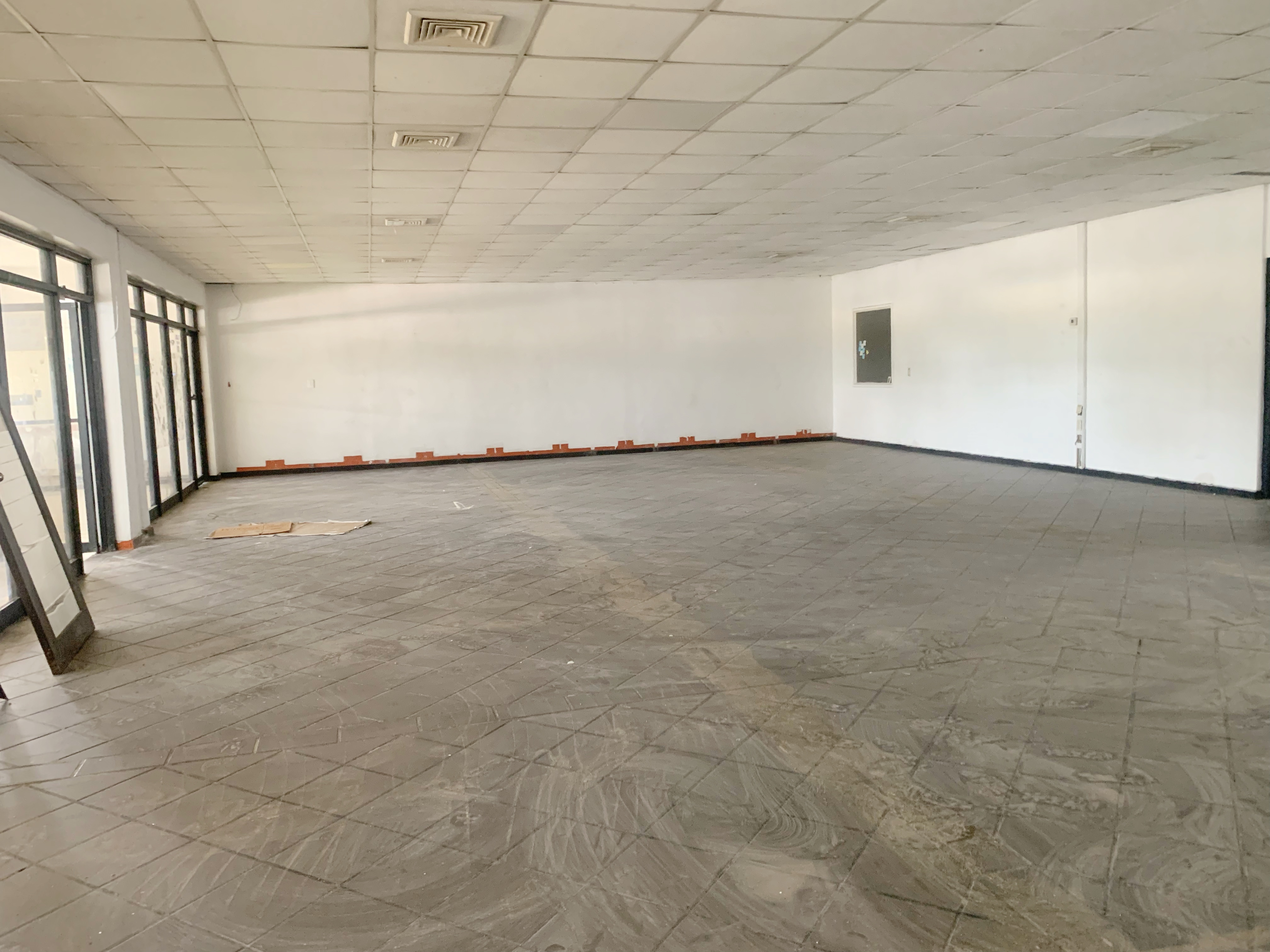 oficinas y locales comerciales - Local céntrico en Naco  1