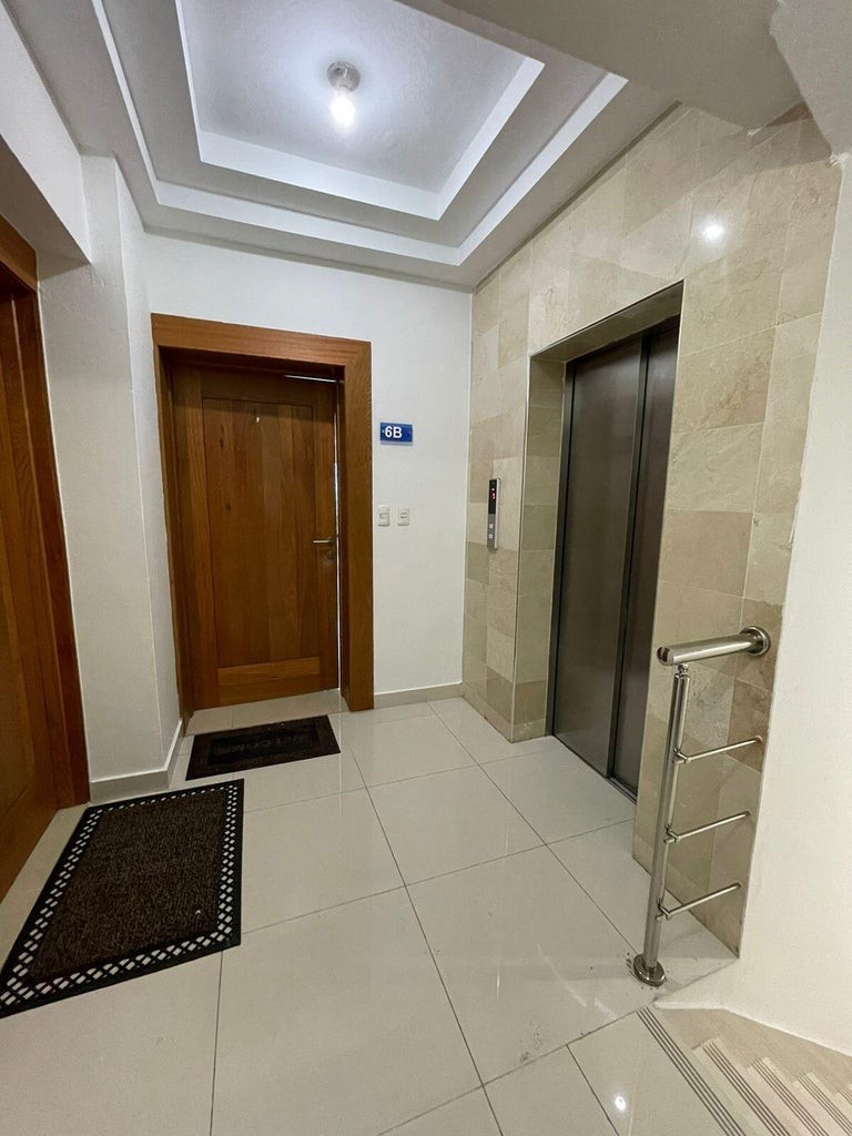 oficinas y locales comerciales - Hermoso apartamento en la mejor zona de renacimiento 2