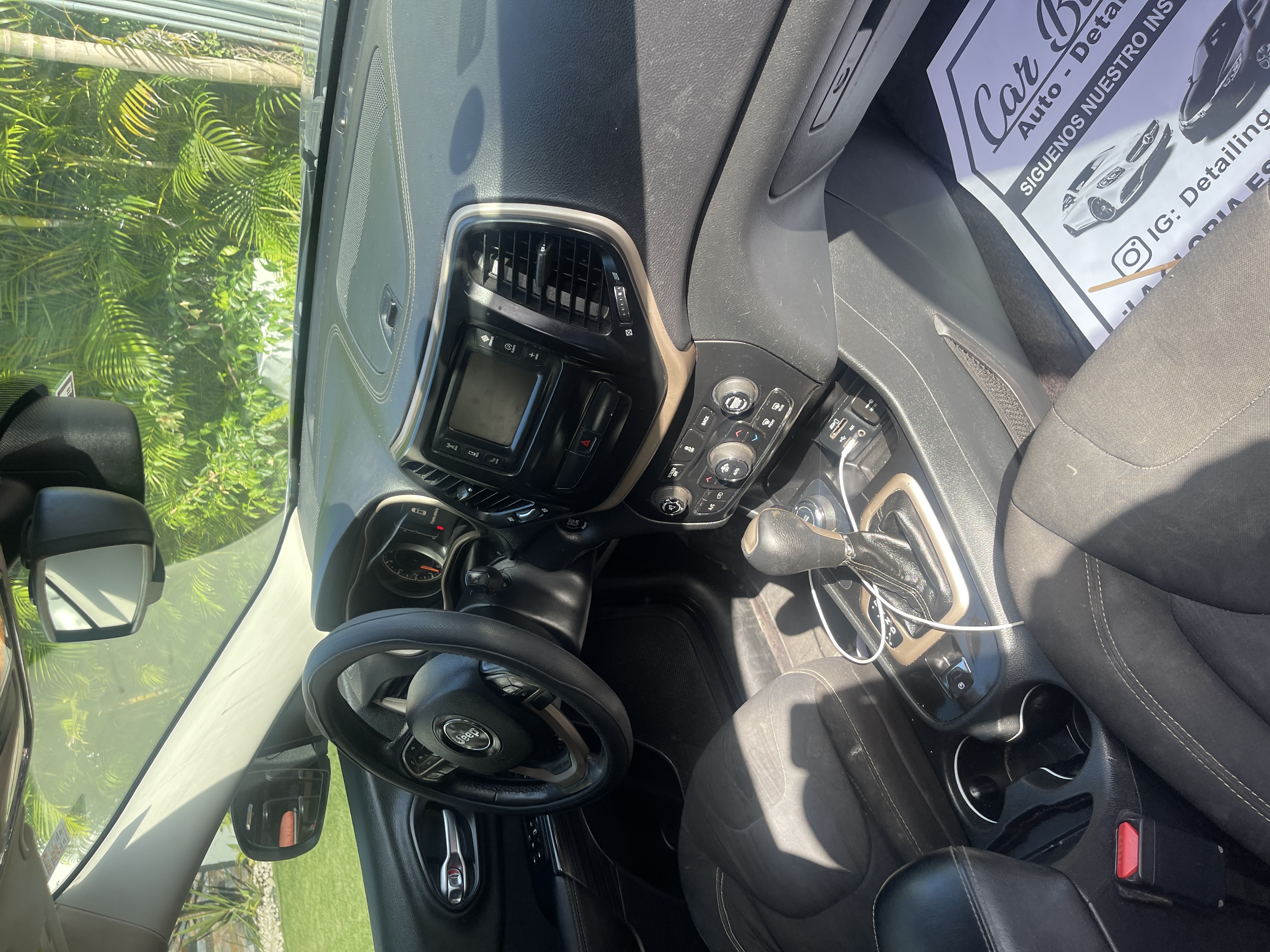 jeepetas y camionetas -  Jeep Cherokee Latitude 4x4 2016 - Gris 3