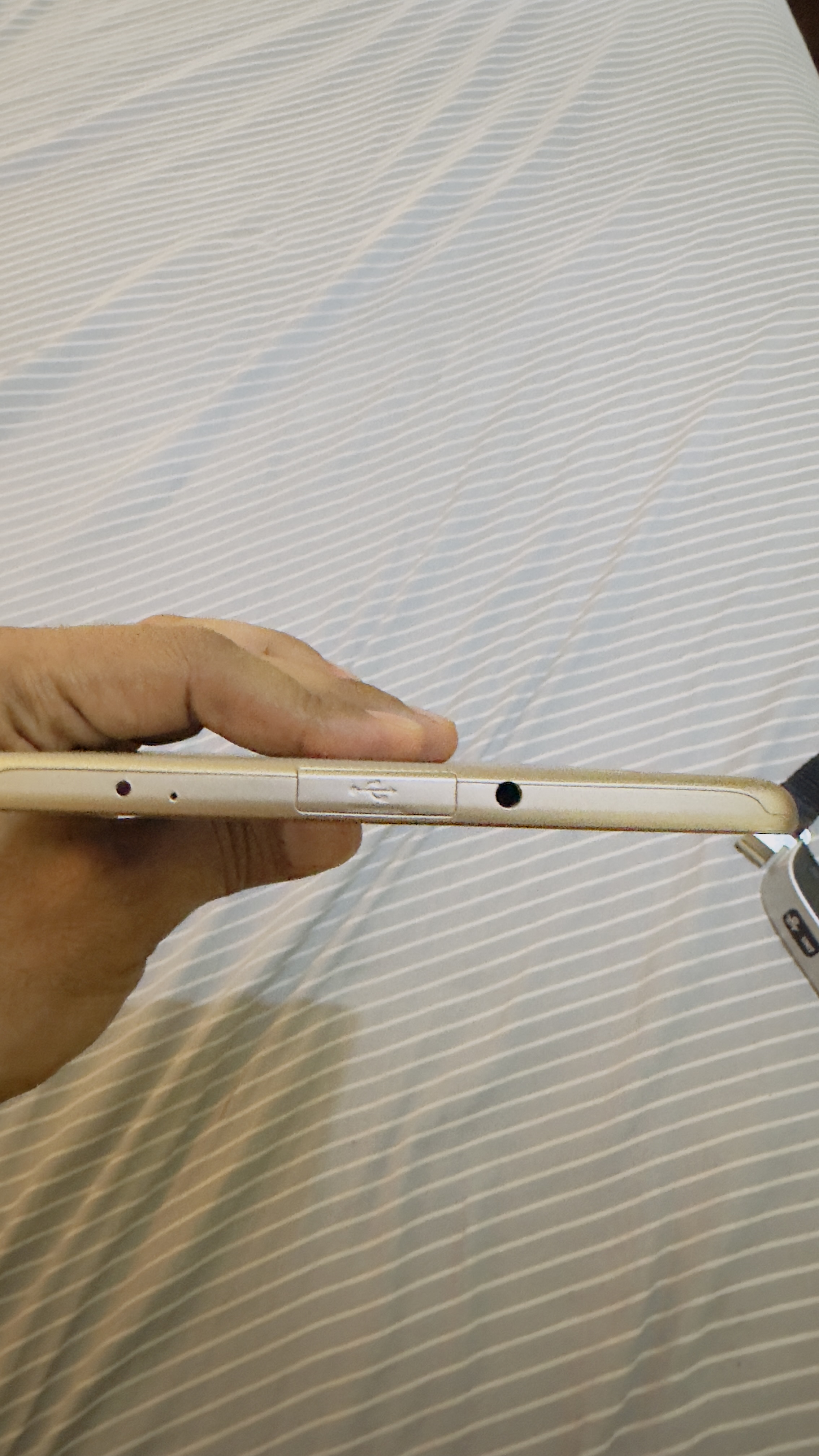 celulares y tabletas - TABLET LG G PAD 8 PULGADAS BLANCA WIFI 0