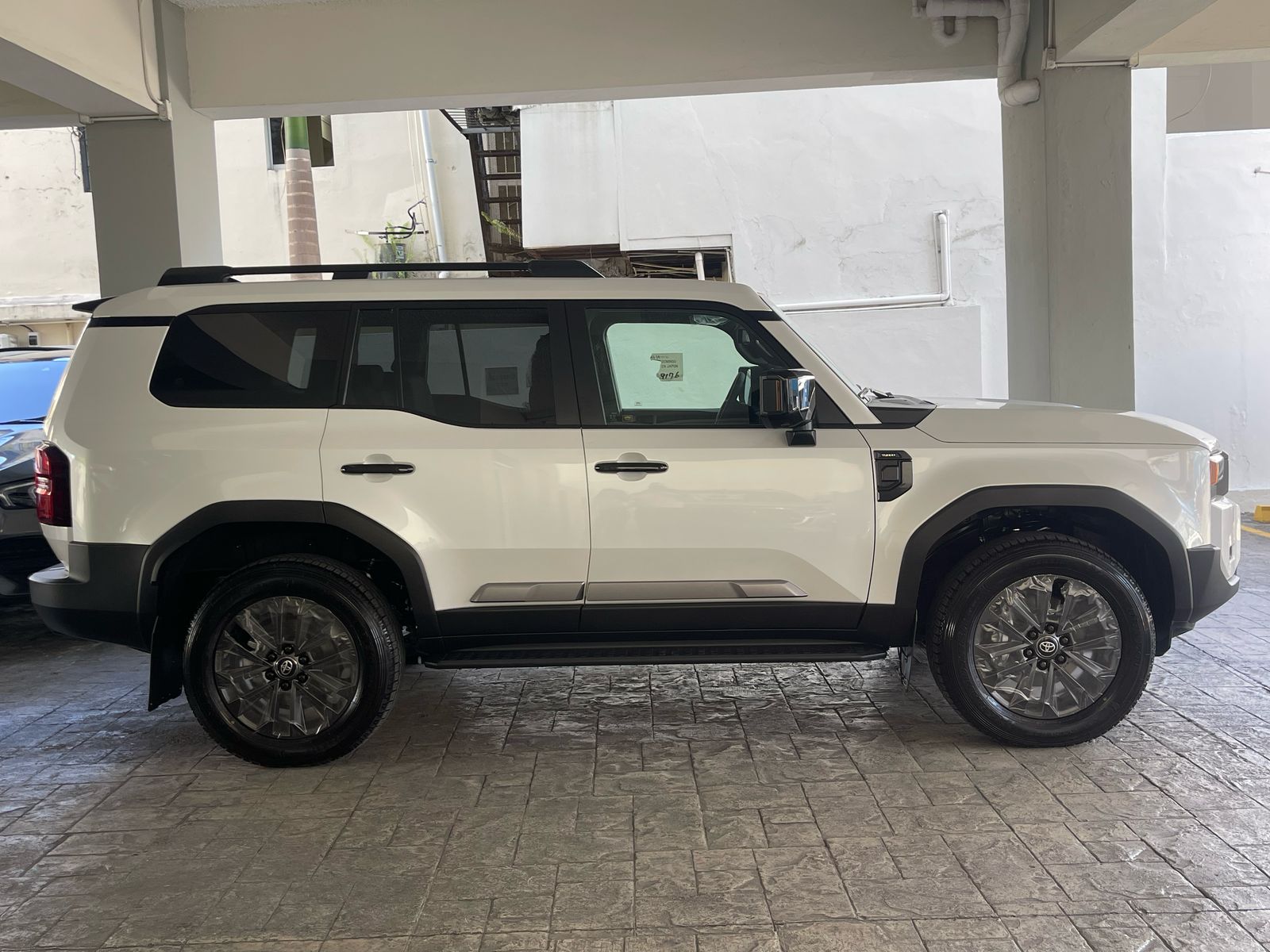 jeepetas y camionetas - Toyota Land Cruiser Prado Adventure 2025 9