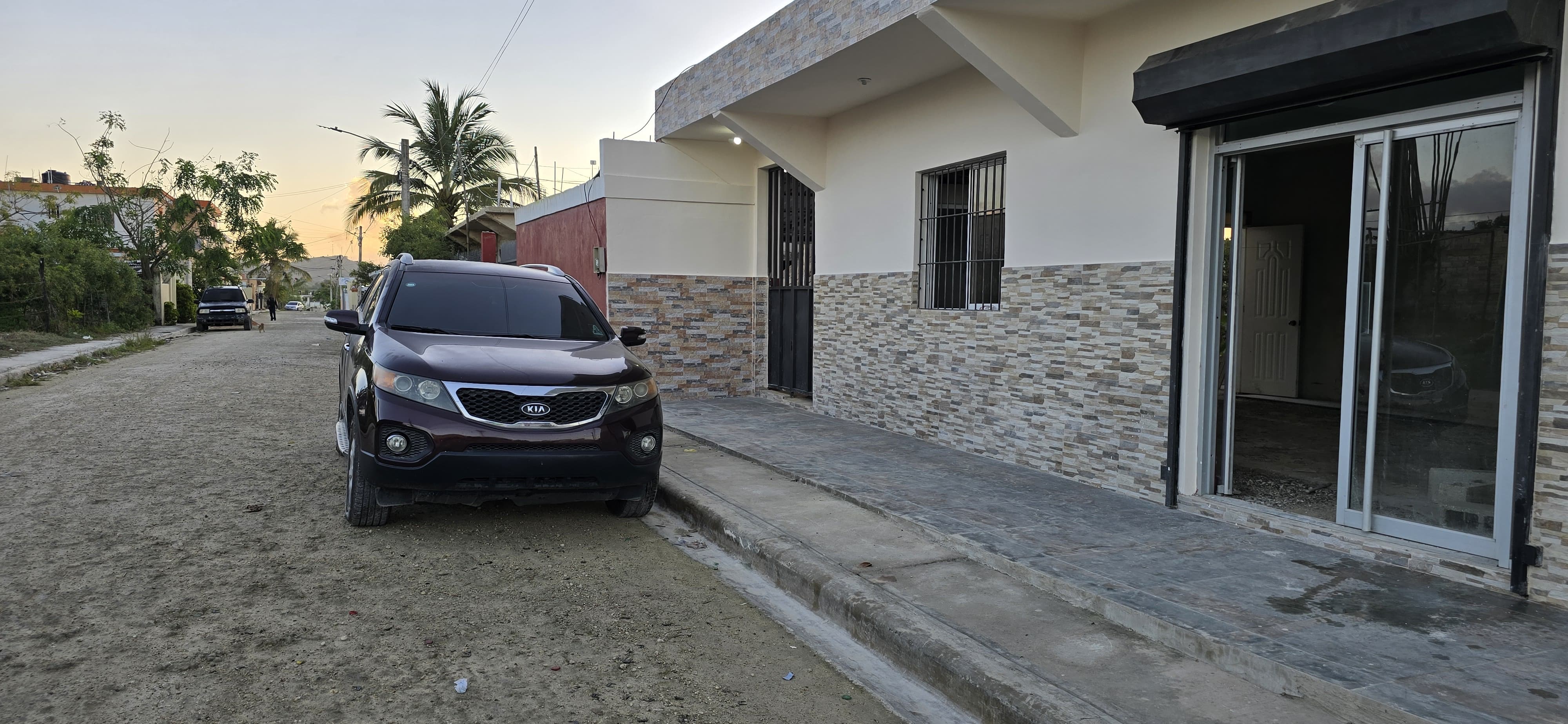 oficinas y locales comerciales -  ¡Oportunidad Única! Local Comercial en HIGUEY 4