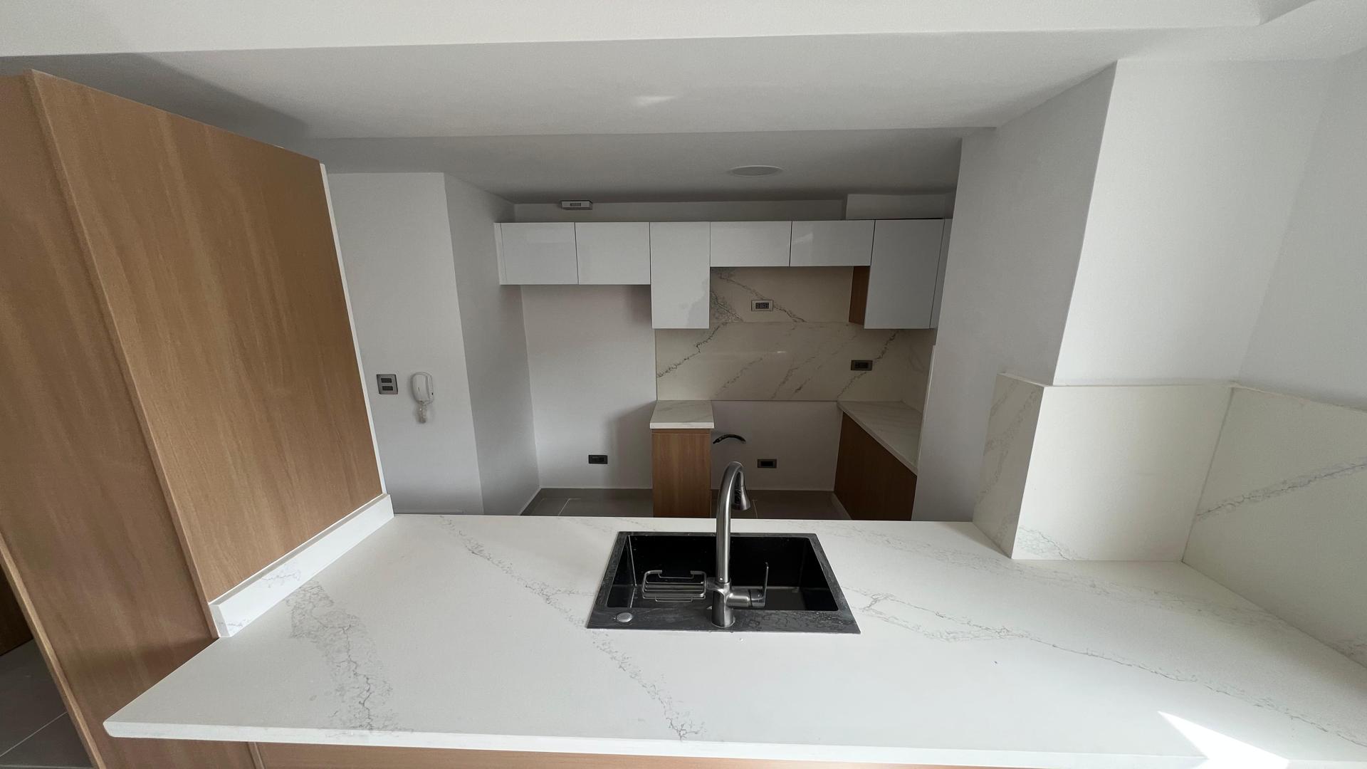 apartamentos - Apartamento Nuevo en Alquiler en Evaristo Morales 4