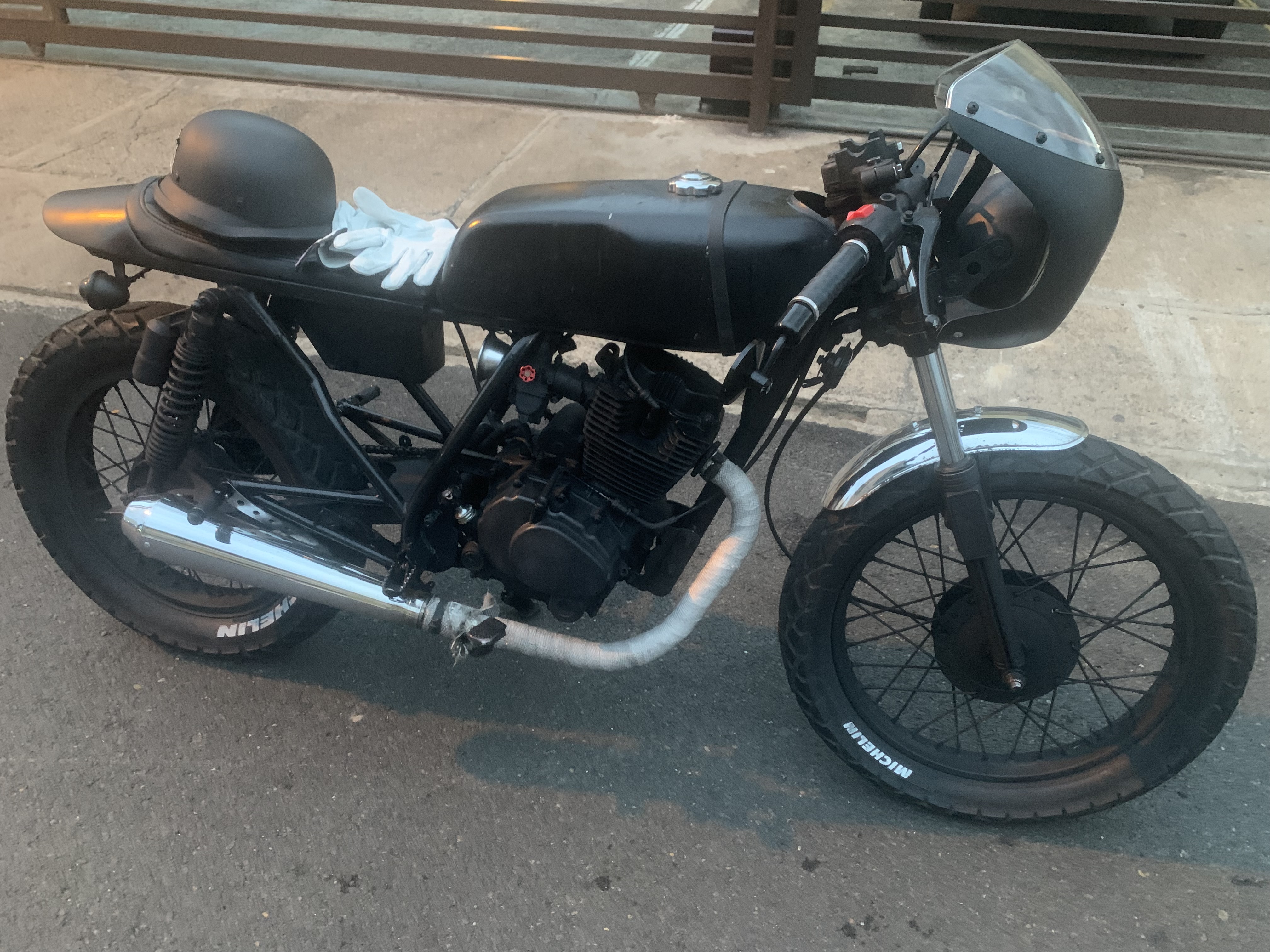 motores y pasolas - Moto café Racer modificada 2008