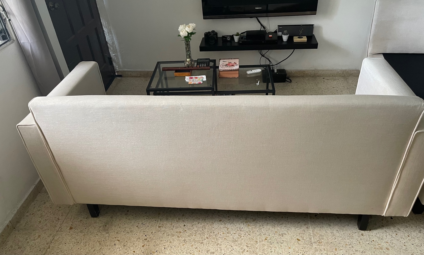 muebles y colchones - Juego de muebles de dos y tres plazas.  4