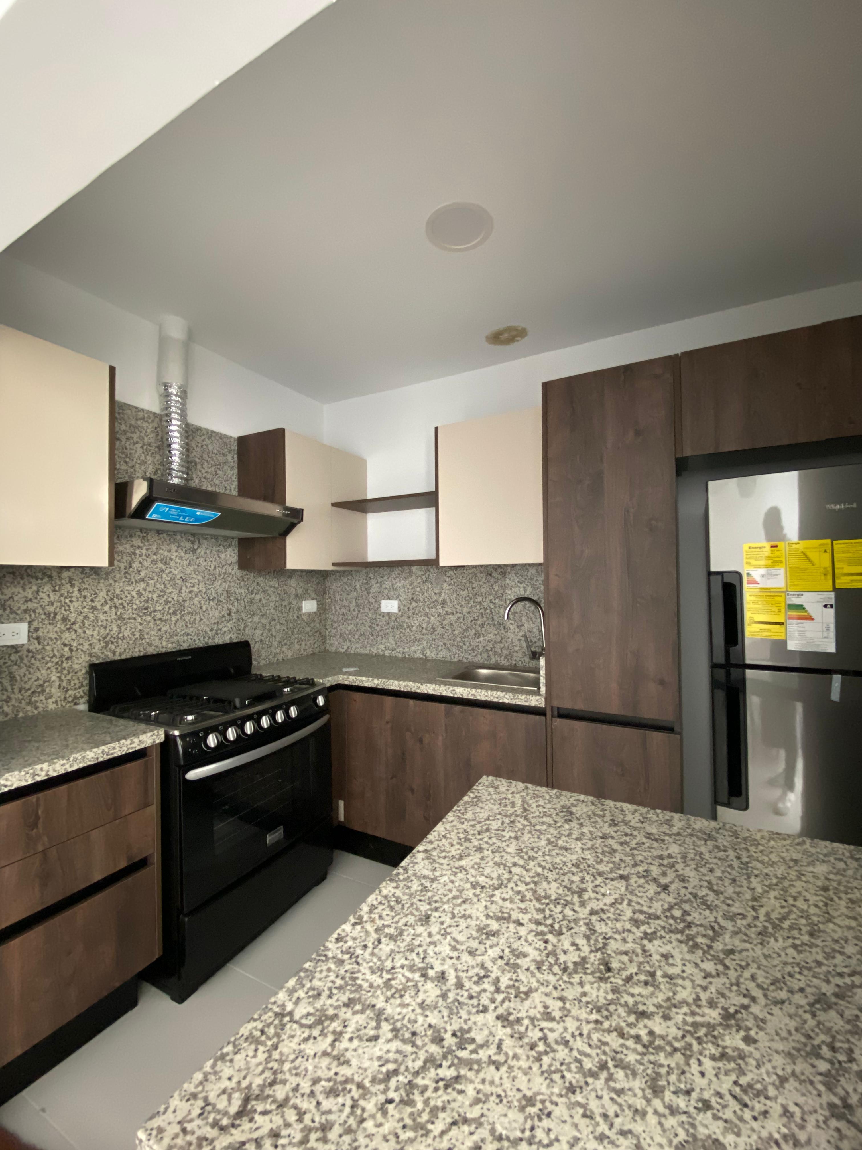apartamentos - Apartamento semi-amueblado en Evaristo Morales 3
