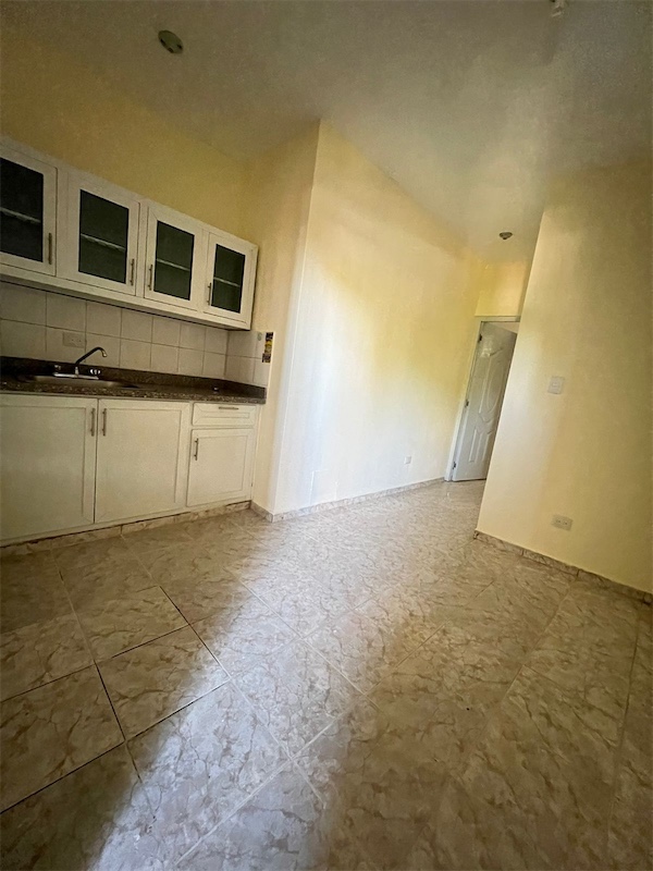 habitaciones y viviendas compartidas - Venta de Edifcio de 5 niveles en la Altagracia, Herrera.
Santo Domingo  7