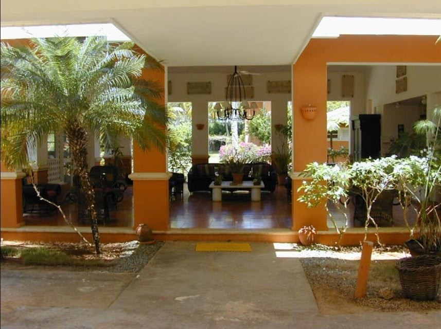 oficinas y locales comerciales - Hotel en venta #24-944 en atractiva lineal de playa, 102 habitaciones, amueblada 1