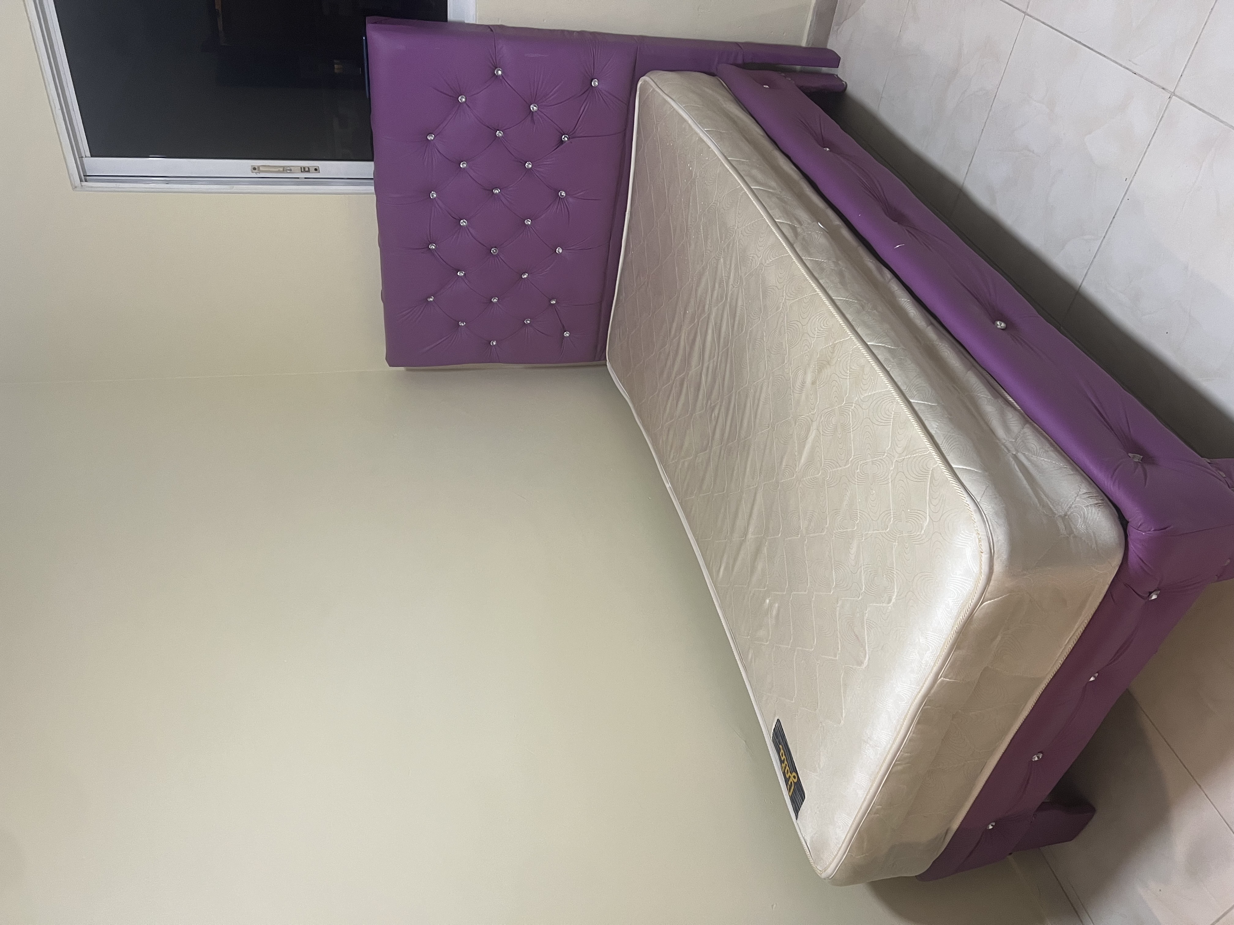 muebles y colchones - cama twin
incluye colchón
precio negociable  0