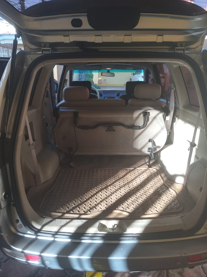 jeepetas y camionetas - Vendo Jeepeta Mitsubishi 2011 8