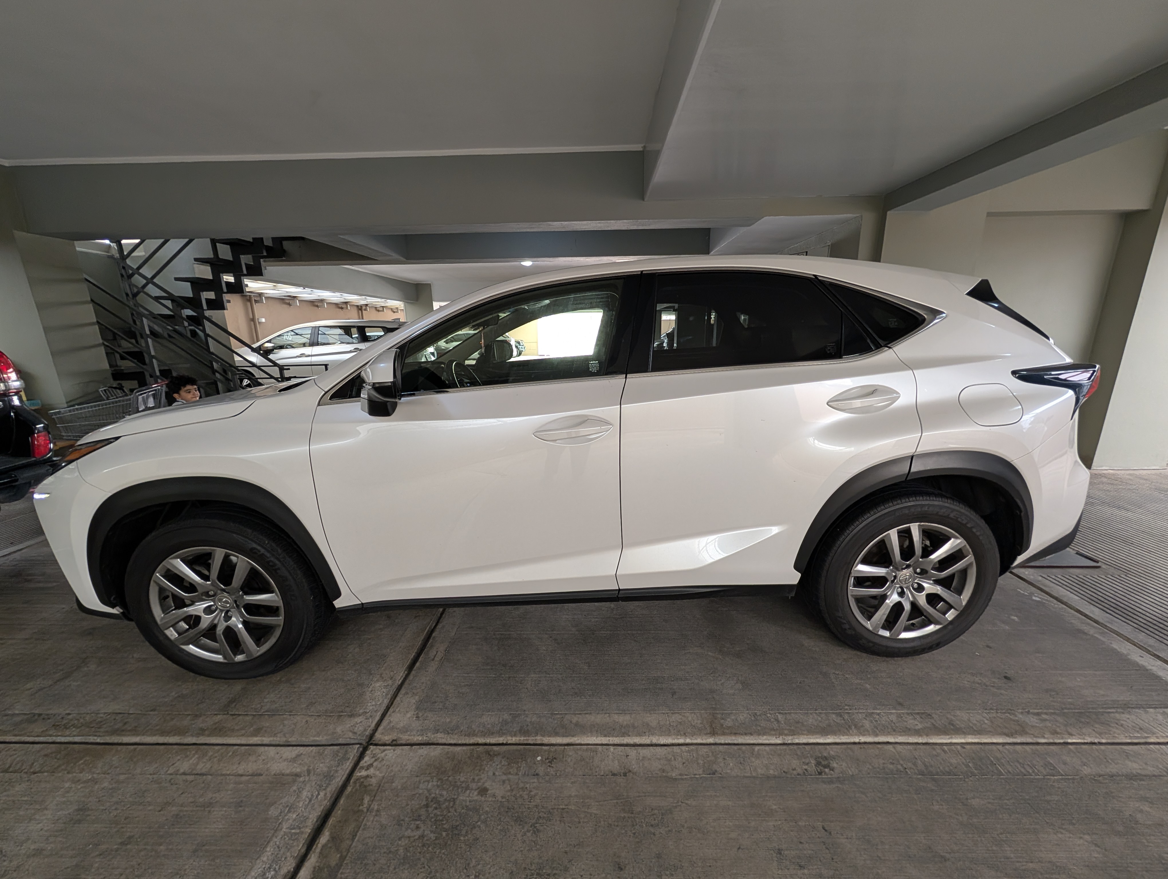 jeepetas y camionetas - Lexus NX200T de la casa único dueño con 36,000km 6