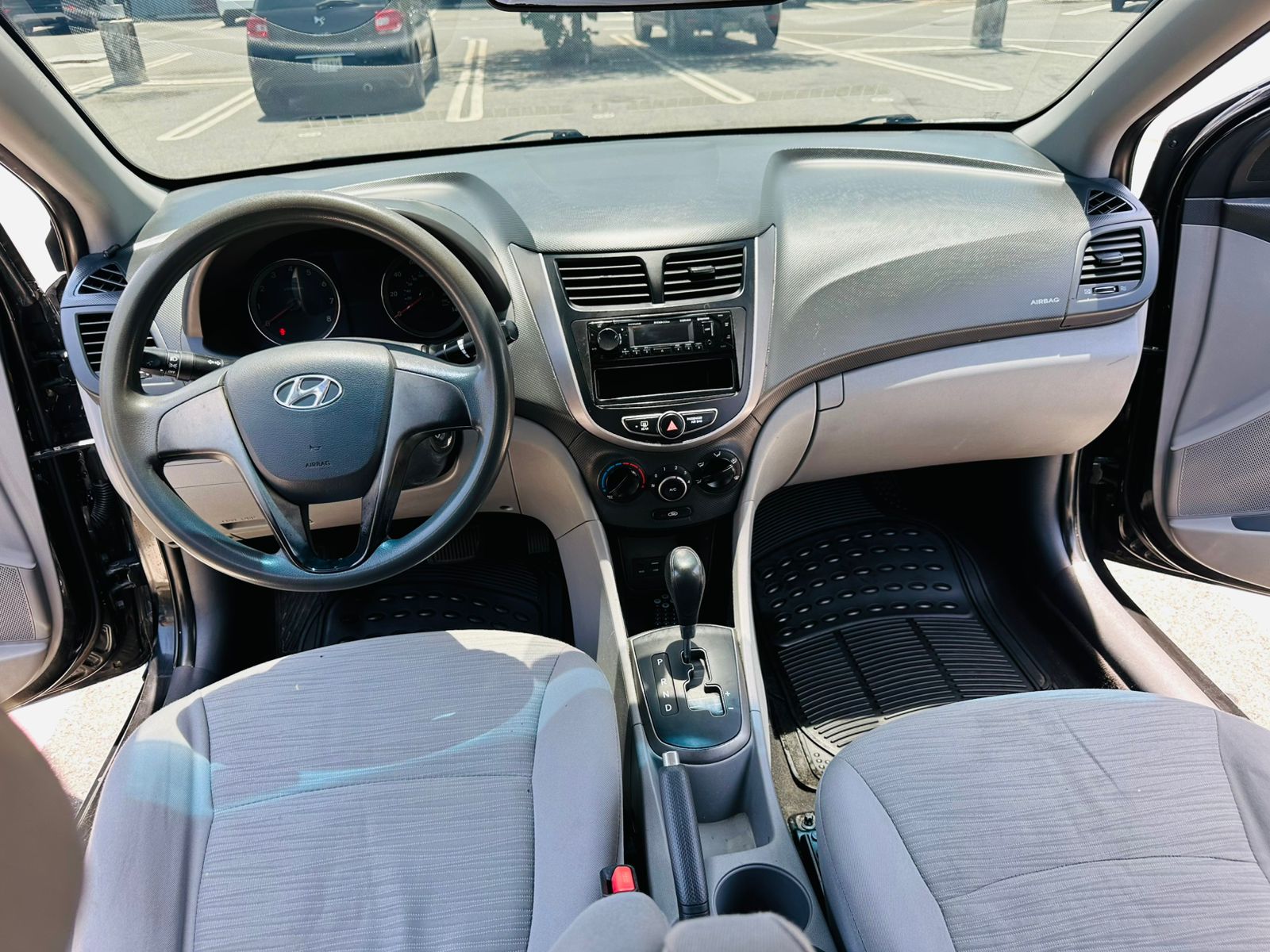 carros - Se vende Hyundai Accent 2016 9