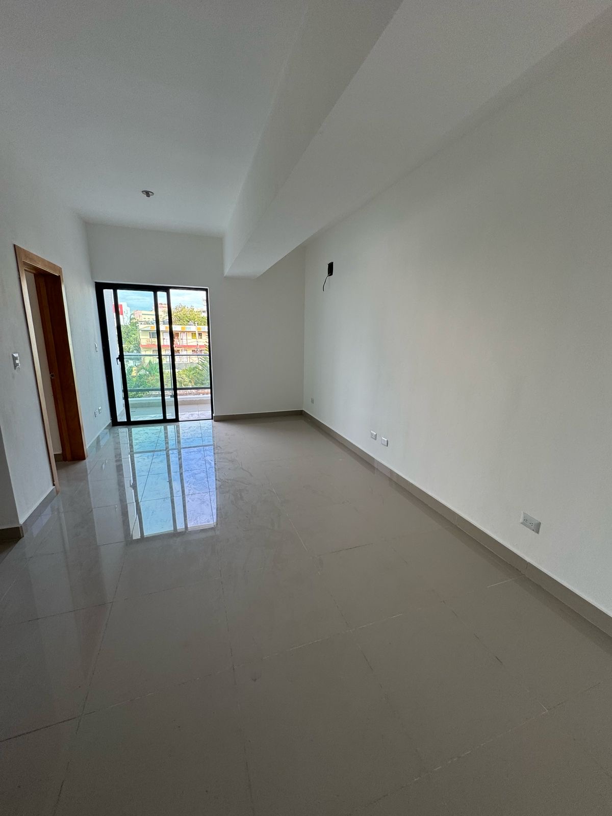 apartamentos - Vendo Miraflores piso 3 una hab 1.5 baños parqueo  5