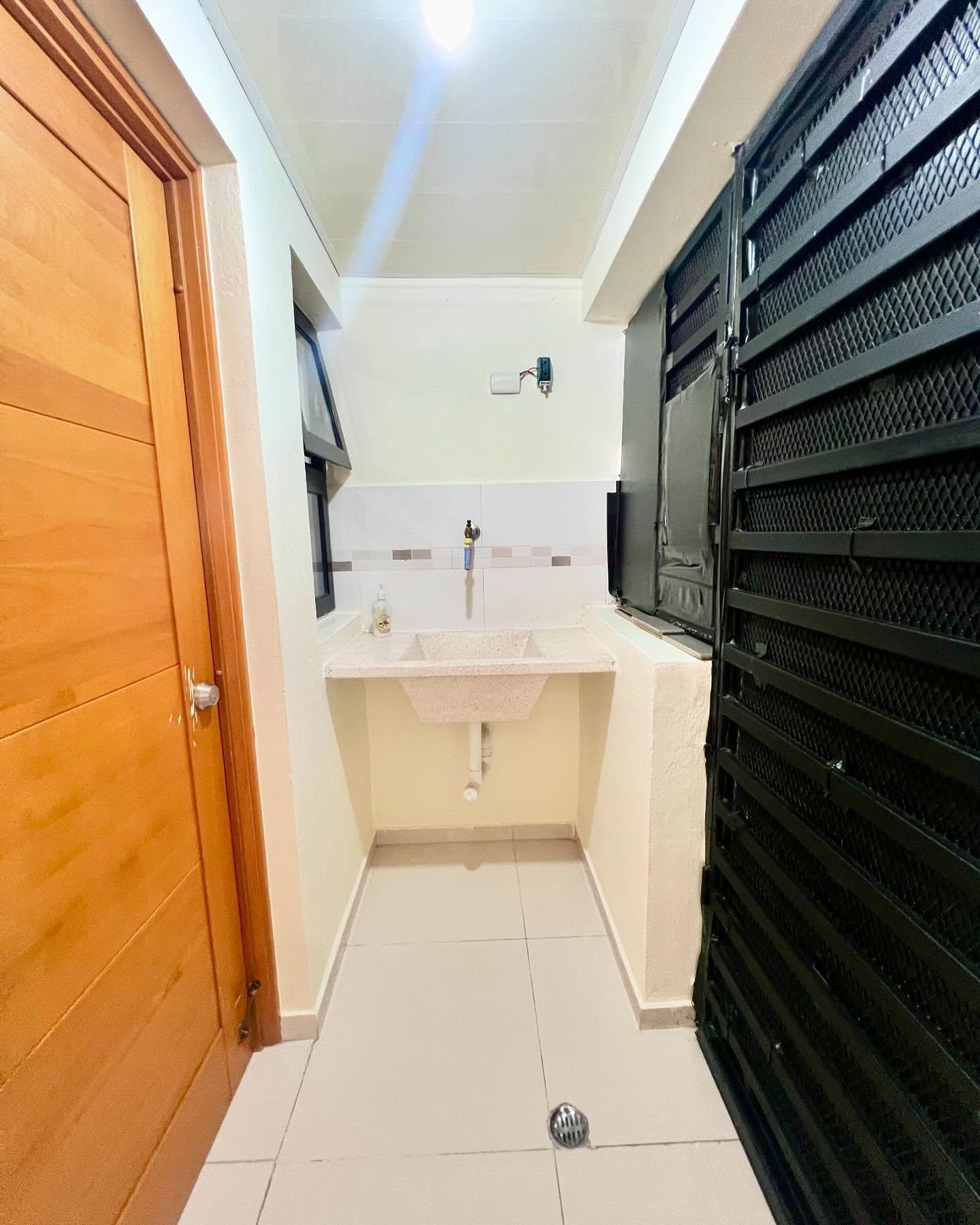 apartamentos - Tercer Piso En El Millón De Oportunidad Como Nuevo 8
