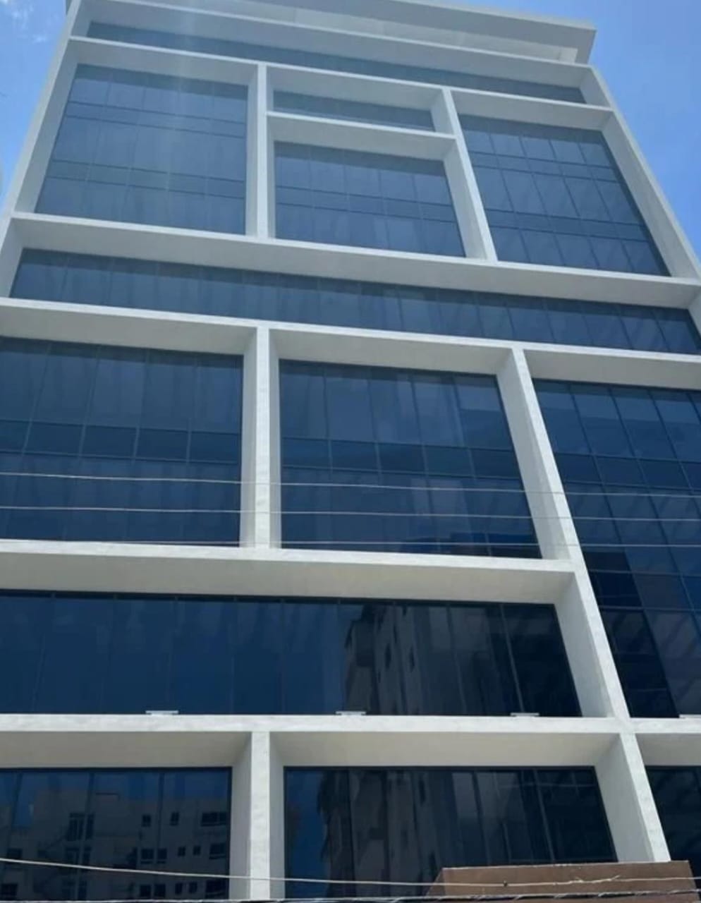 oficinas y locales comerciales - Evaristo Morales, SE ALQUILA EXCELENTE Oficina 49 MTS en TORRE COORPORATIVA  4