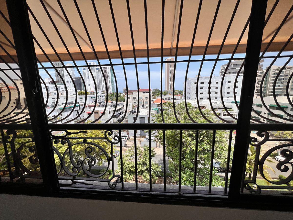 apartamentos - Alquilo Apto. de 3 hab. + estudio en Los Cacicazgos 5