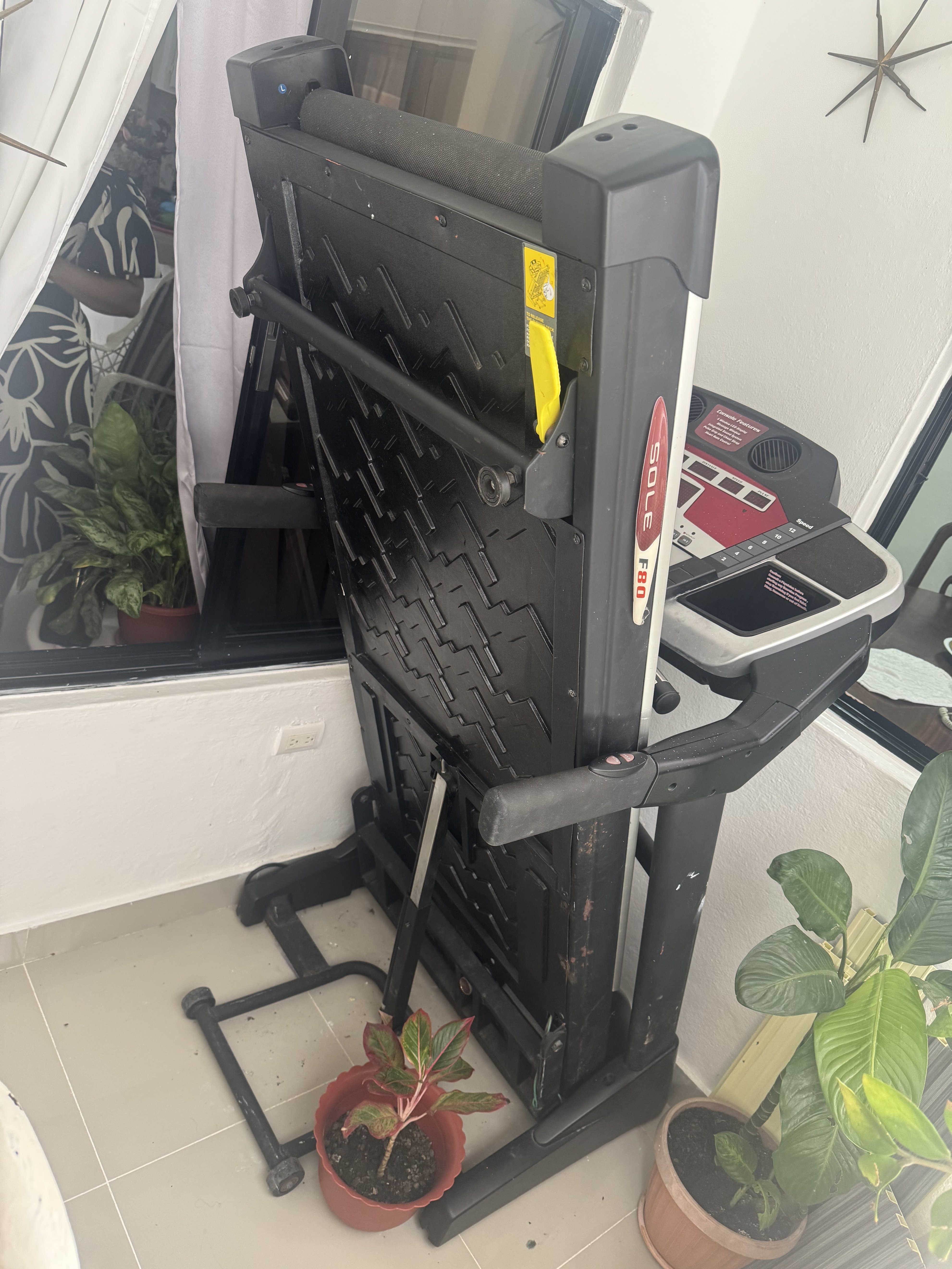 deportes - Caminadora de Cinta, Marca SOLE FITNESS F80. 4