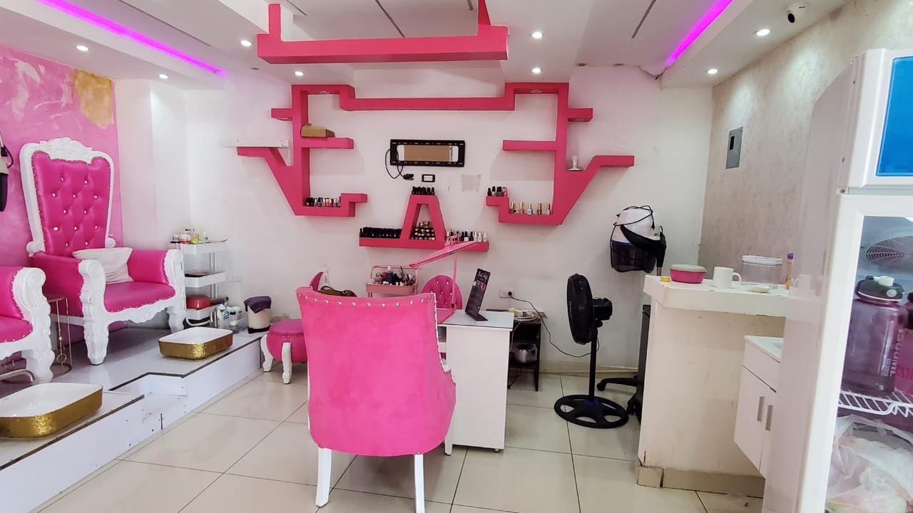 oficinas y locales comerciales - SE VENDE SALÓN COMPLETO 2