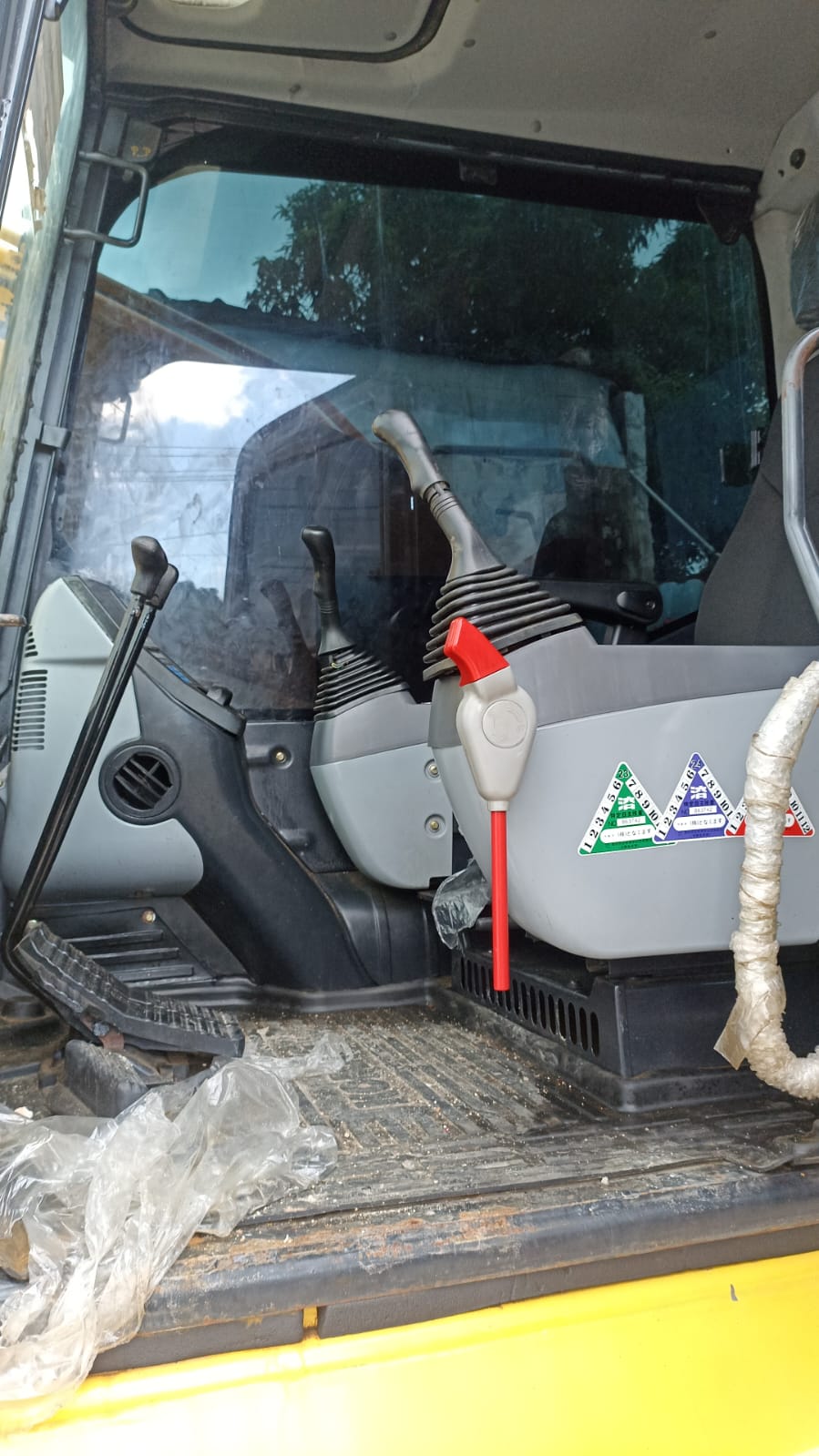 camiones y vehiculos pesados - Komatsu pc220 excavadora en venta  5