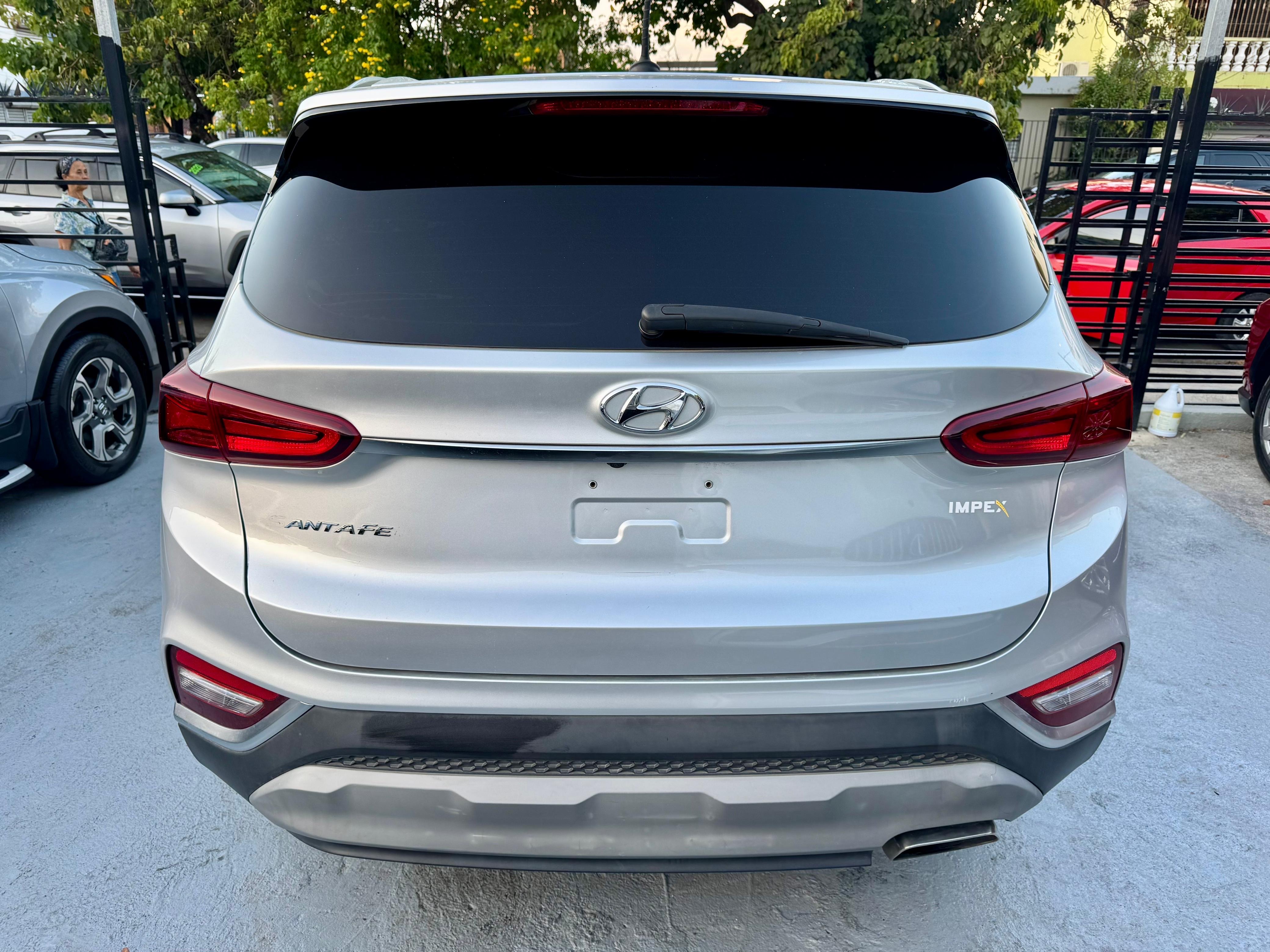 jeepetas y camionetas - Hyundai Santa Fe 2019 SE  2