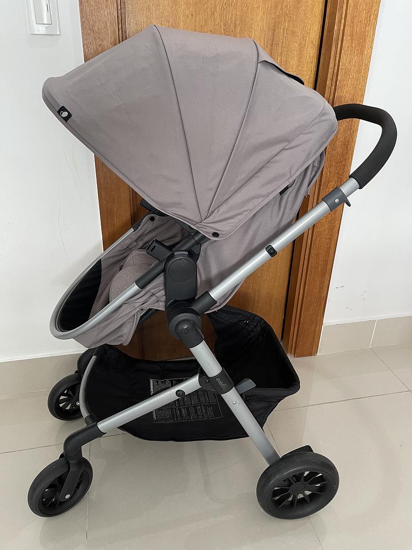 coches y sillas - Se vende coche Evenflo con Asiento de automóvil!  0