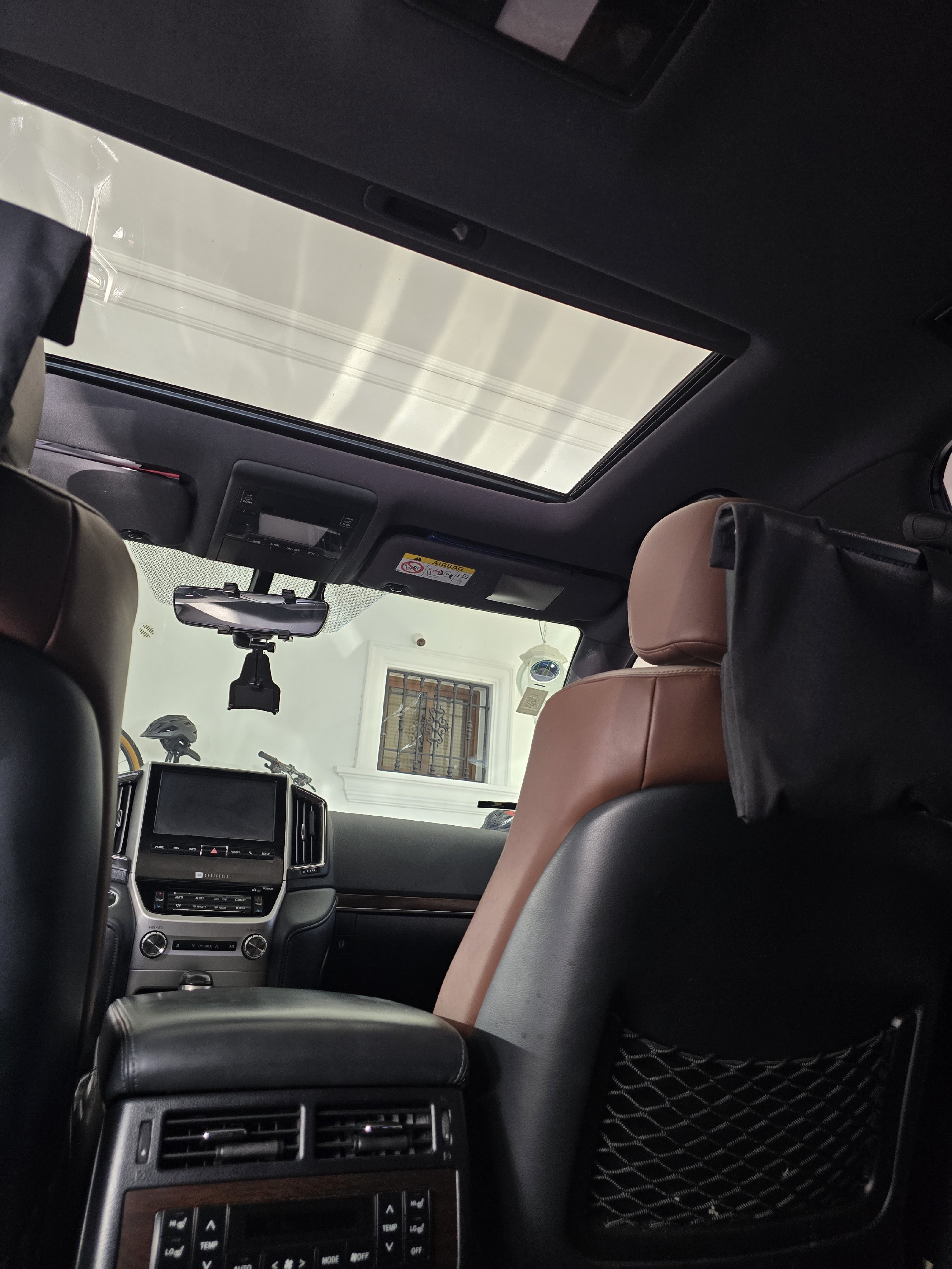 jeepetas y camionetas - Se vende Toyota Land Cruiser 2017 VX.R  Negra  3
