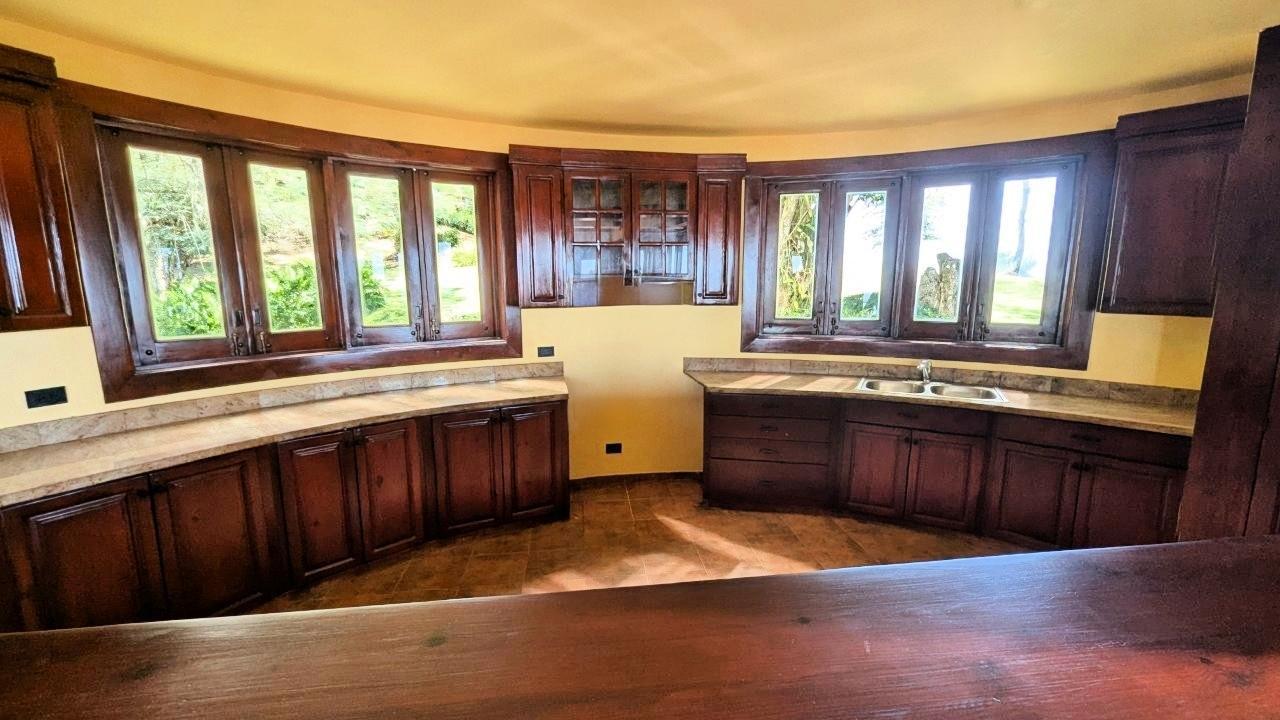 casas vacacionales y villas - Villa de Ensueño con Vistas a Montaña, Ciudad y Mar 1